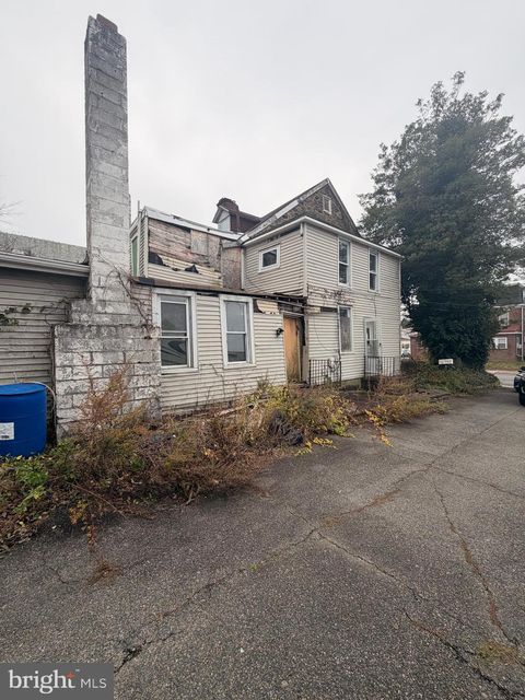 Townhouse For Sale - 1125 Main Street<br/> DARBY, PA 19023