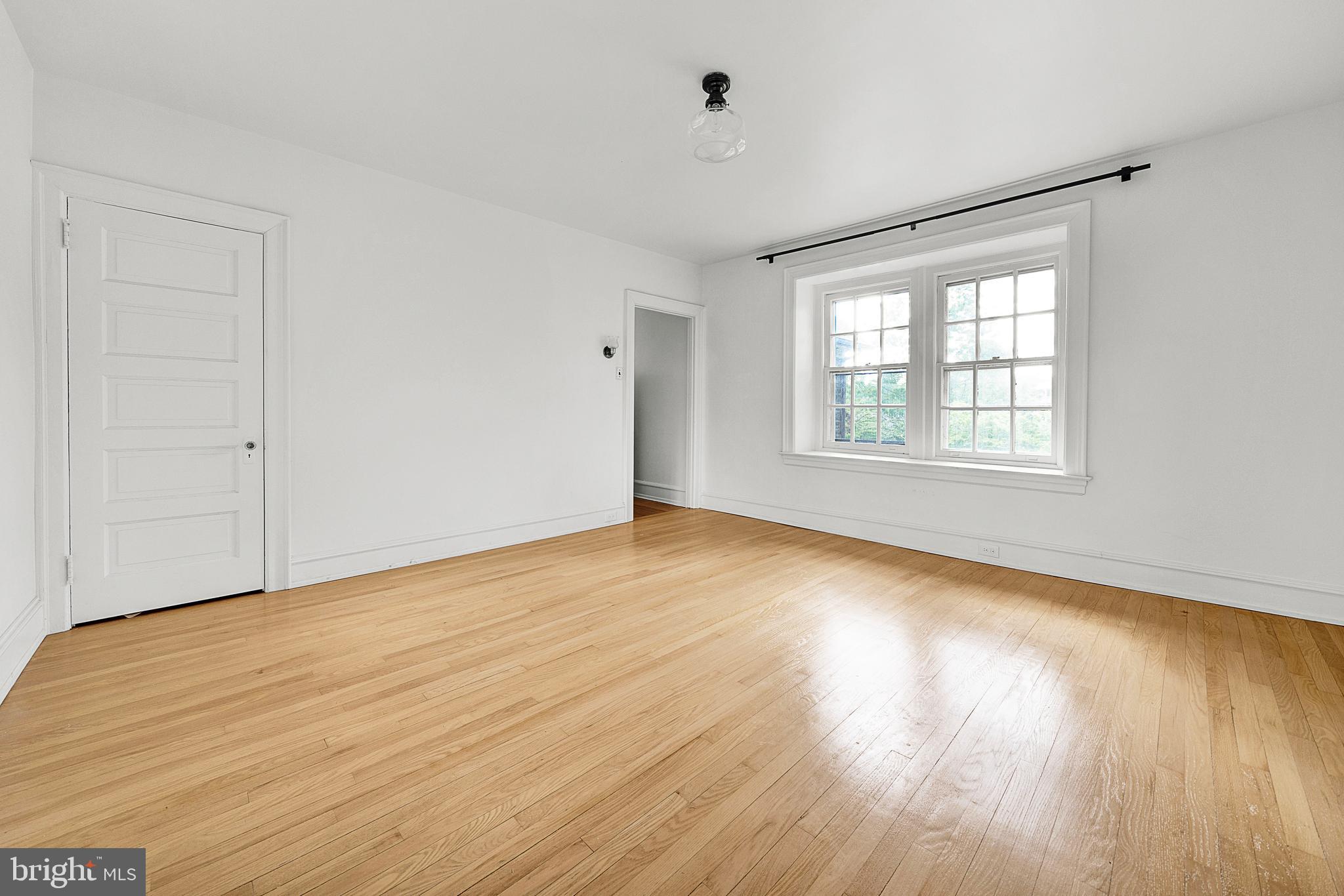 JENKINTOWN - Residential