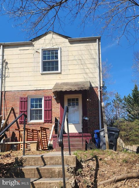 5822 BISCAYNE DRIVE ALEXANDRIA VA 22303