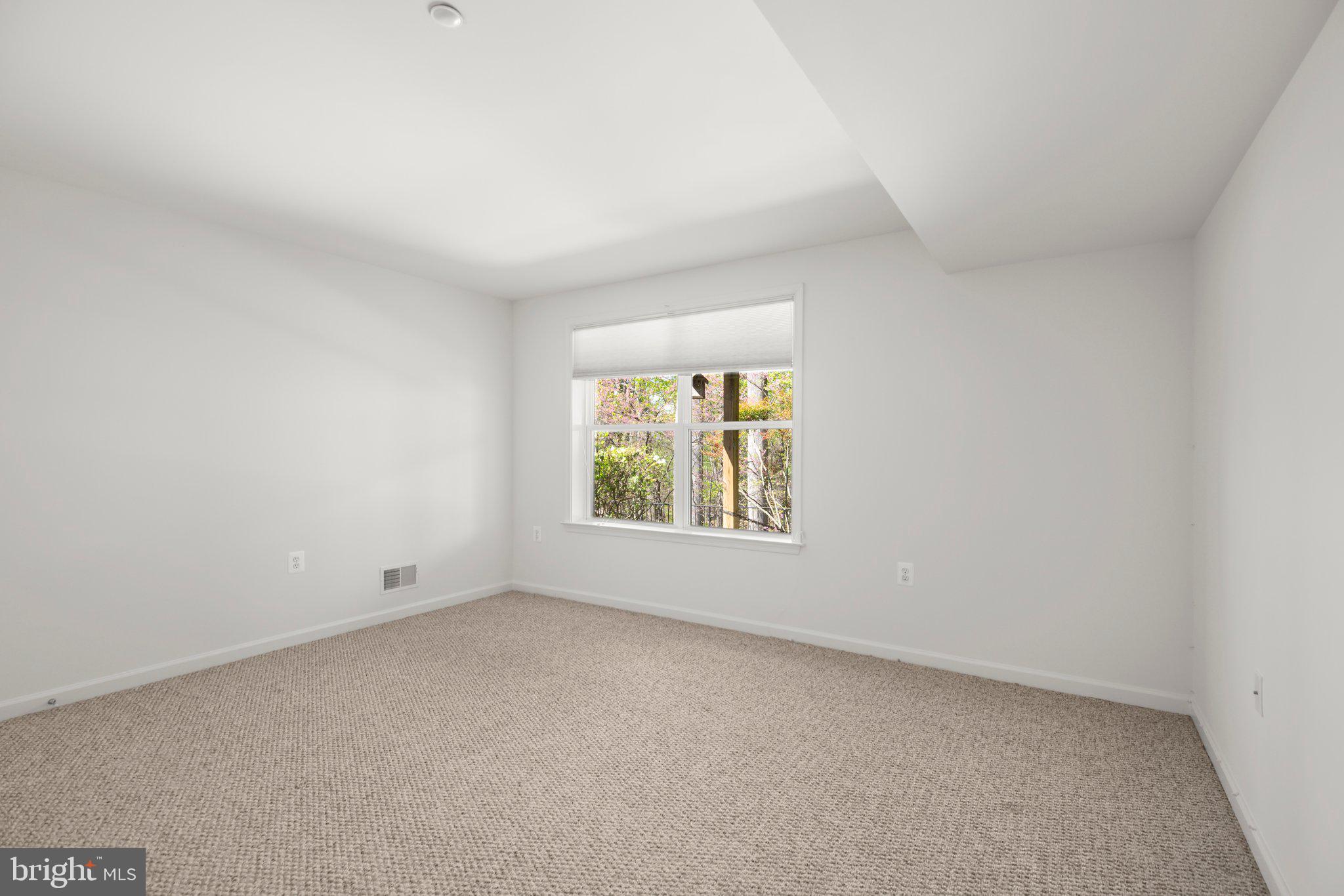 FALLS RUN - Residential