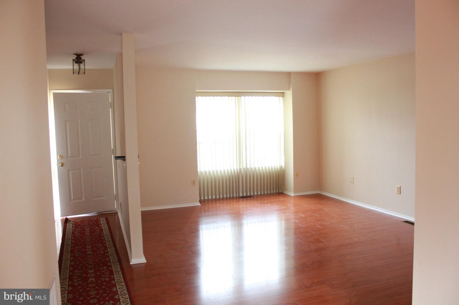 DERWOOD STATION - Residential