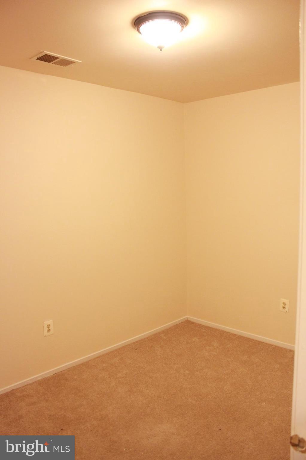 DERWOOD STATION - Residential