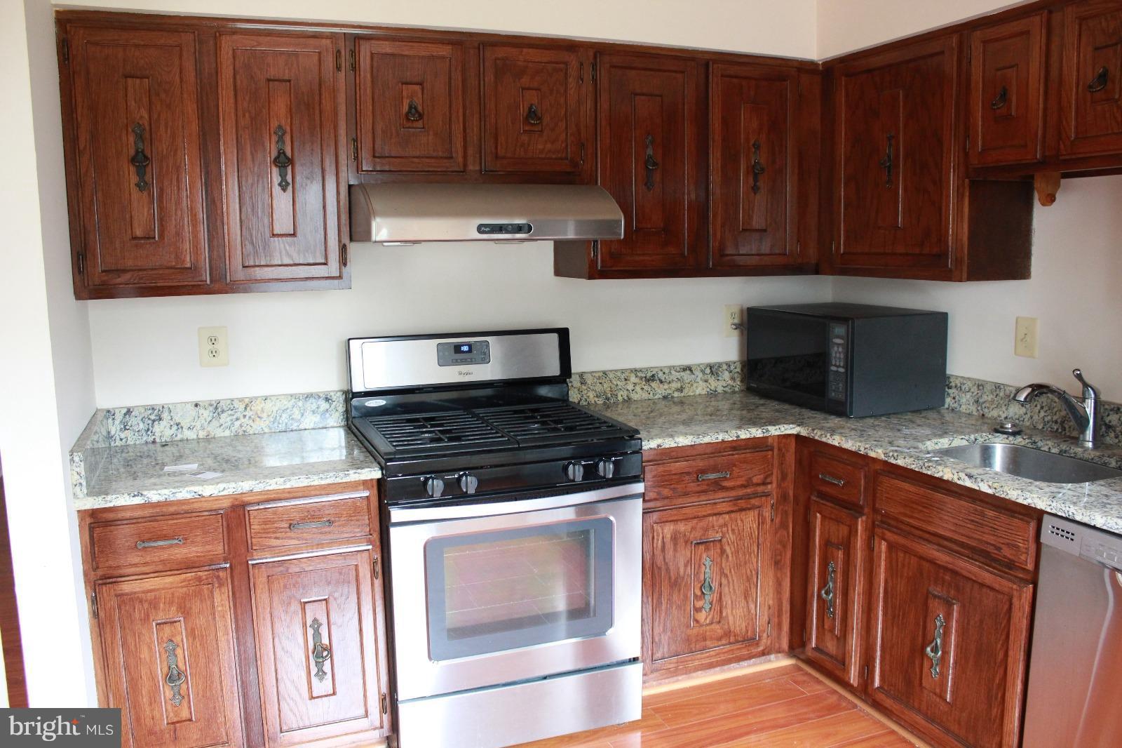 DERWOOD STATION - Residential