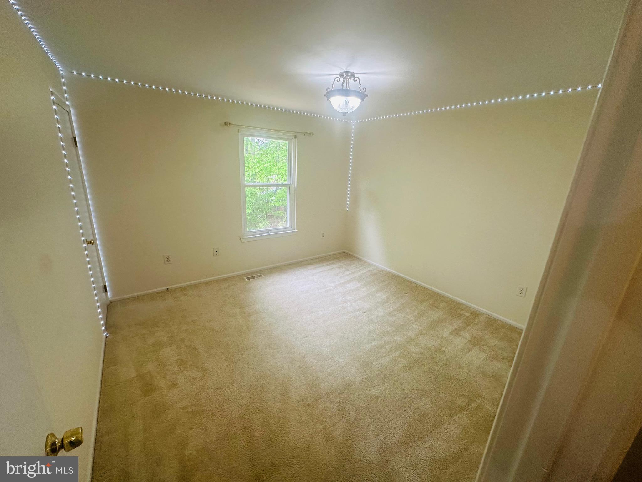 LAKE RIDGE - Residential Lease