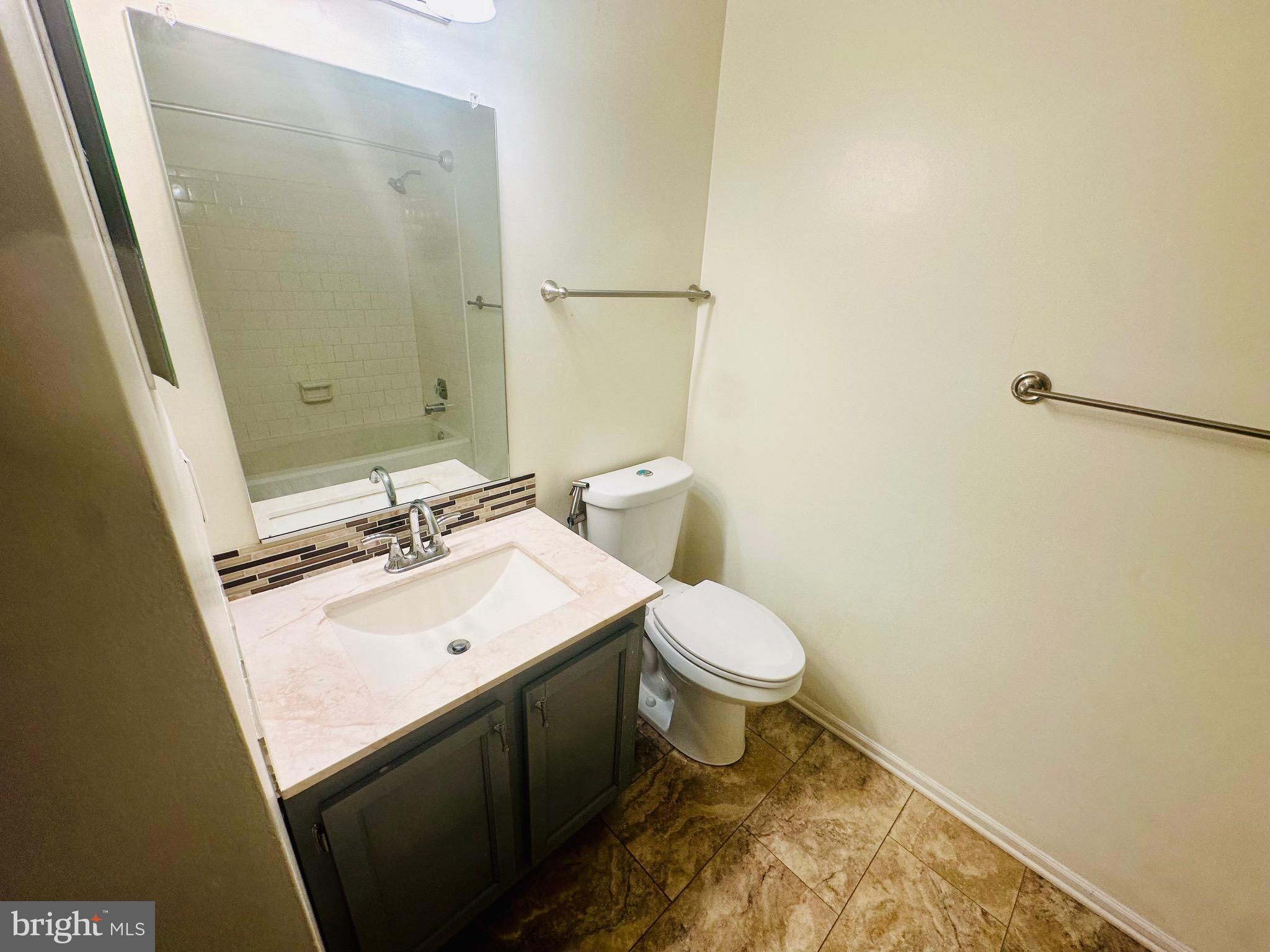 LAKE RIDGE - Residential Lease