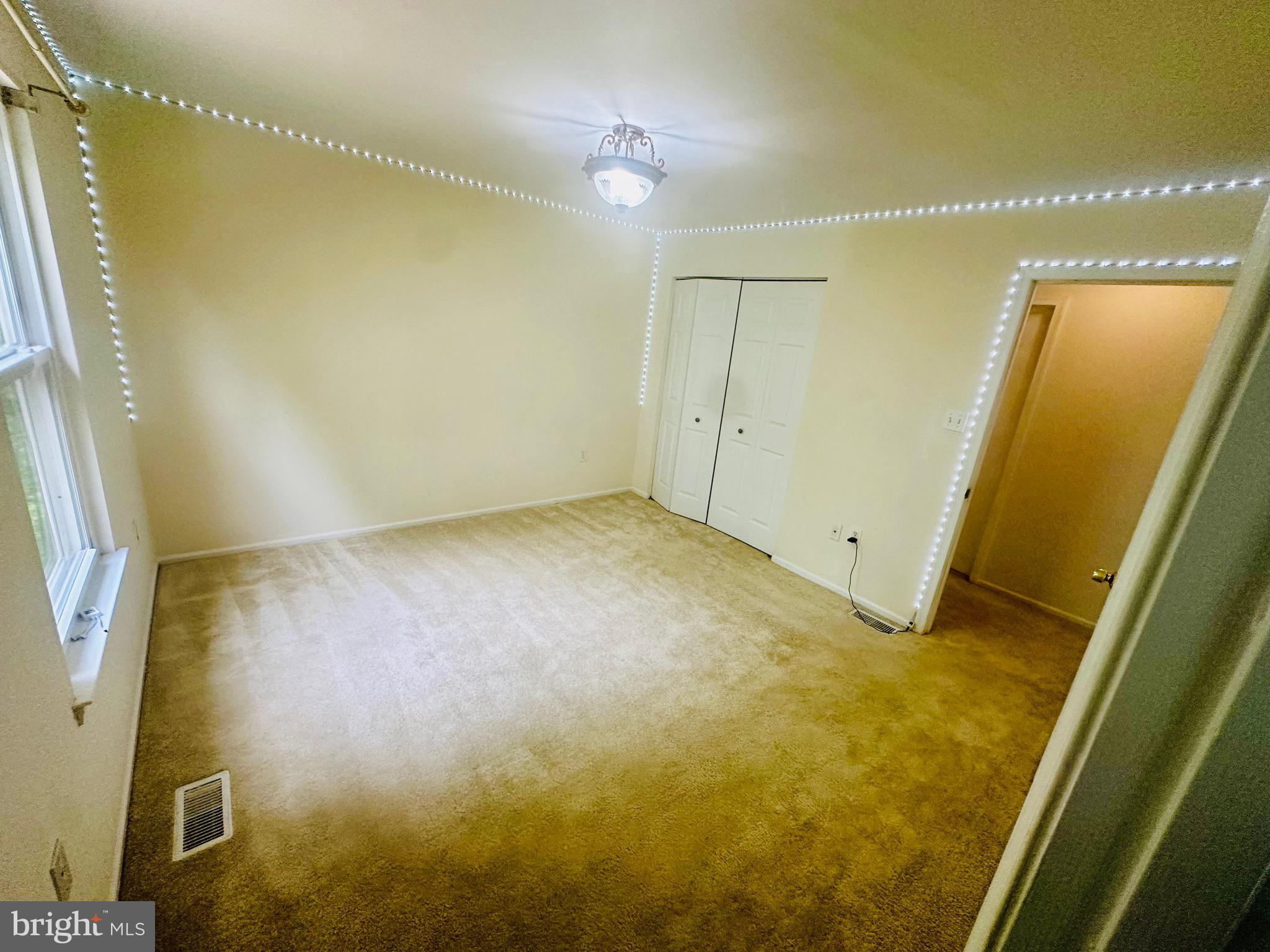 LAKE RIDGE - Residential Lease