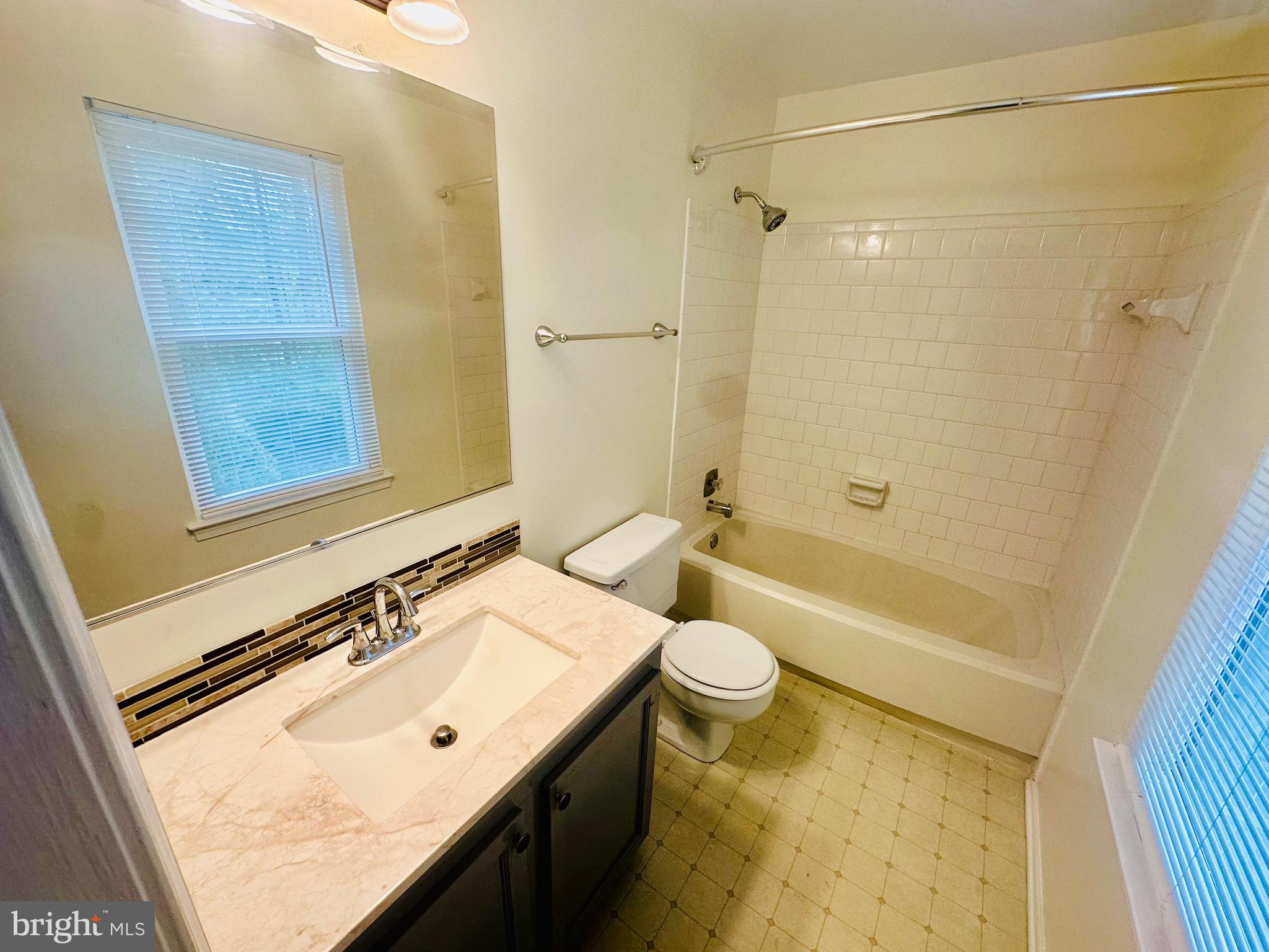 LAKE RIDGE - Residential Lease