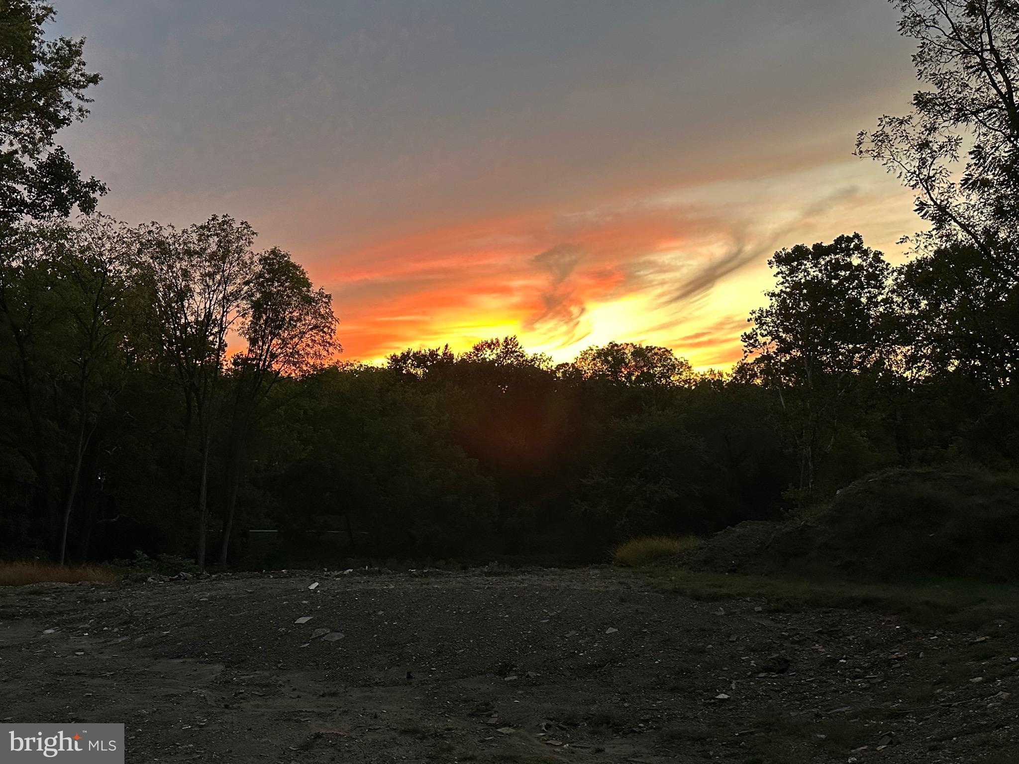 SCHOOL LANE HILLS - Residential