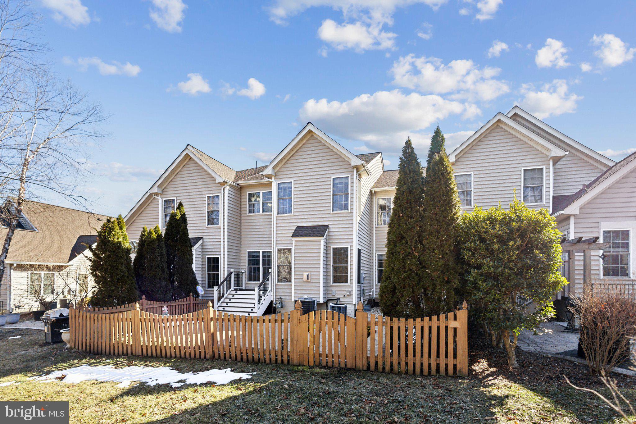 SOUTH RIDING - Residential