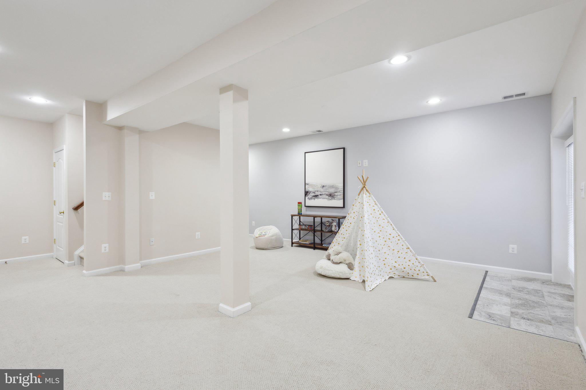 SOUTH RIDING - Residential