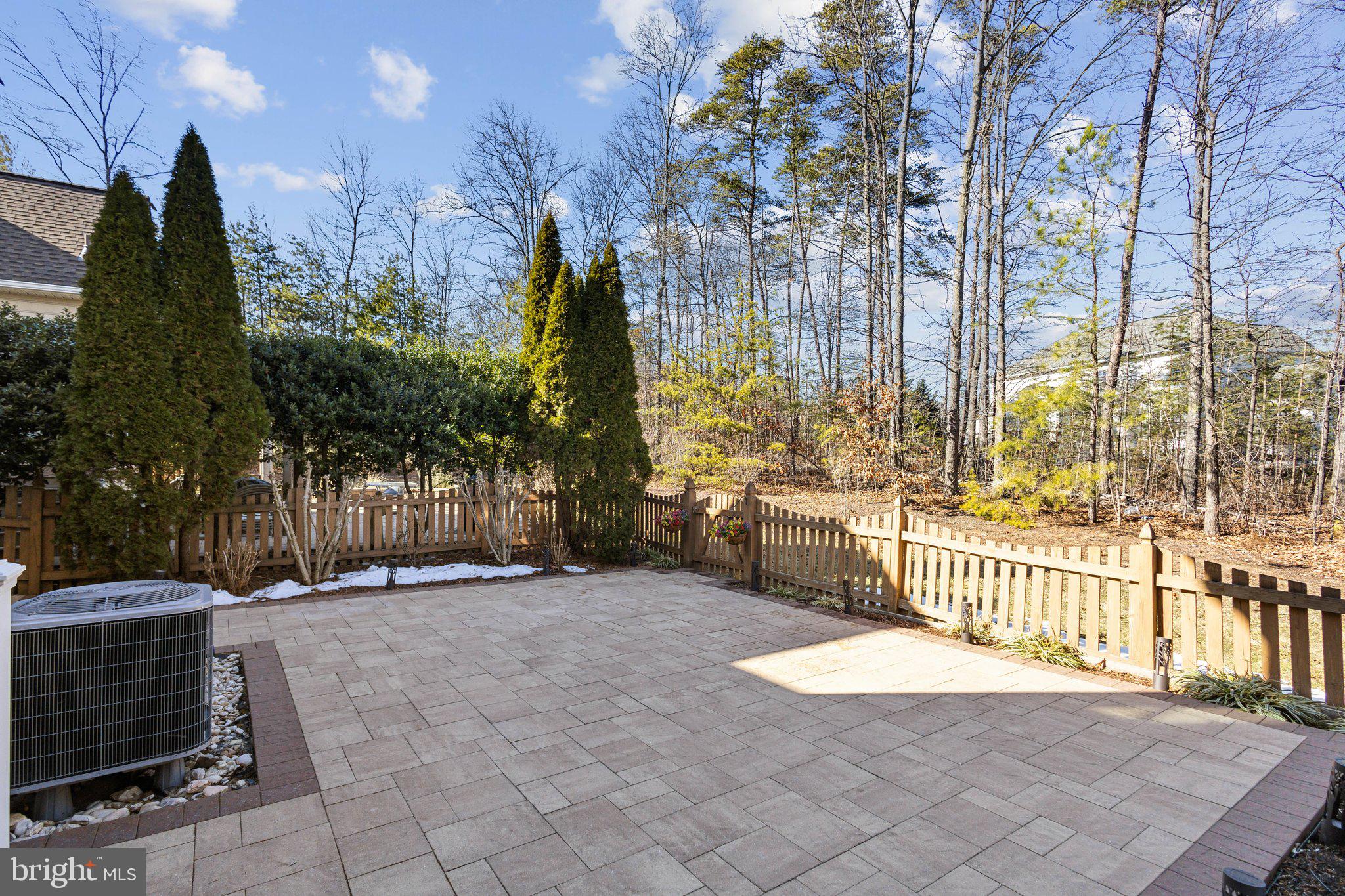 SOUTH RIDING - Residential