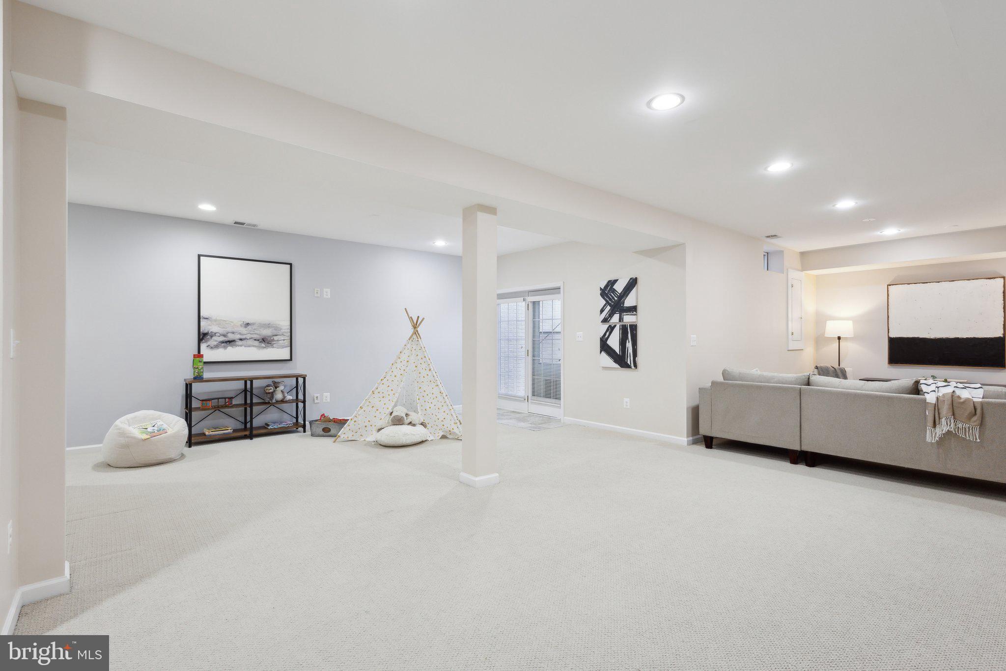 SOUTH RIDING - Residential