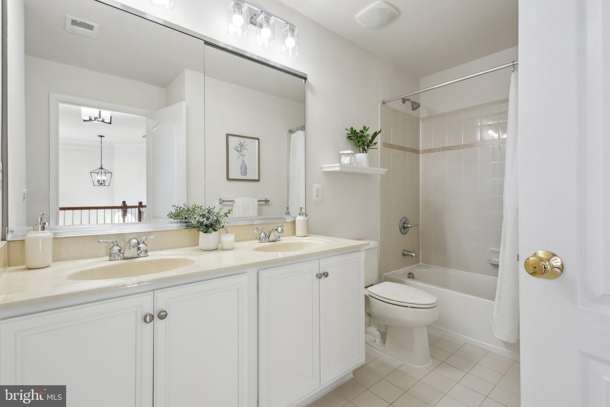 SOUTH RIDING - Residential