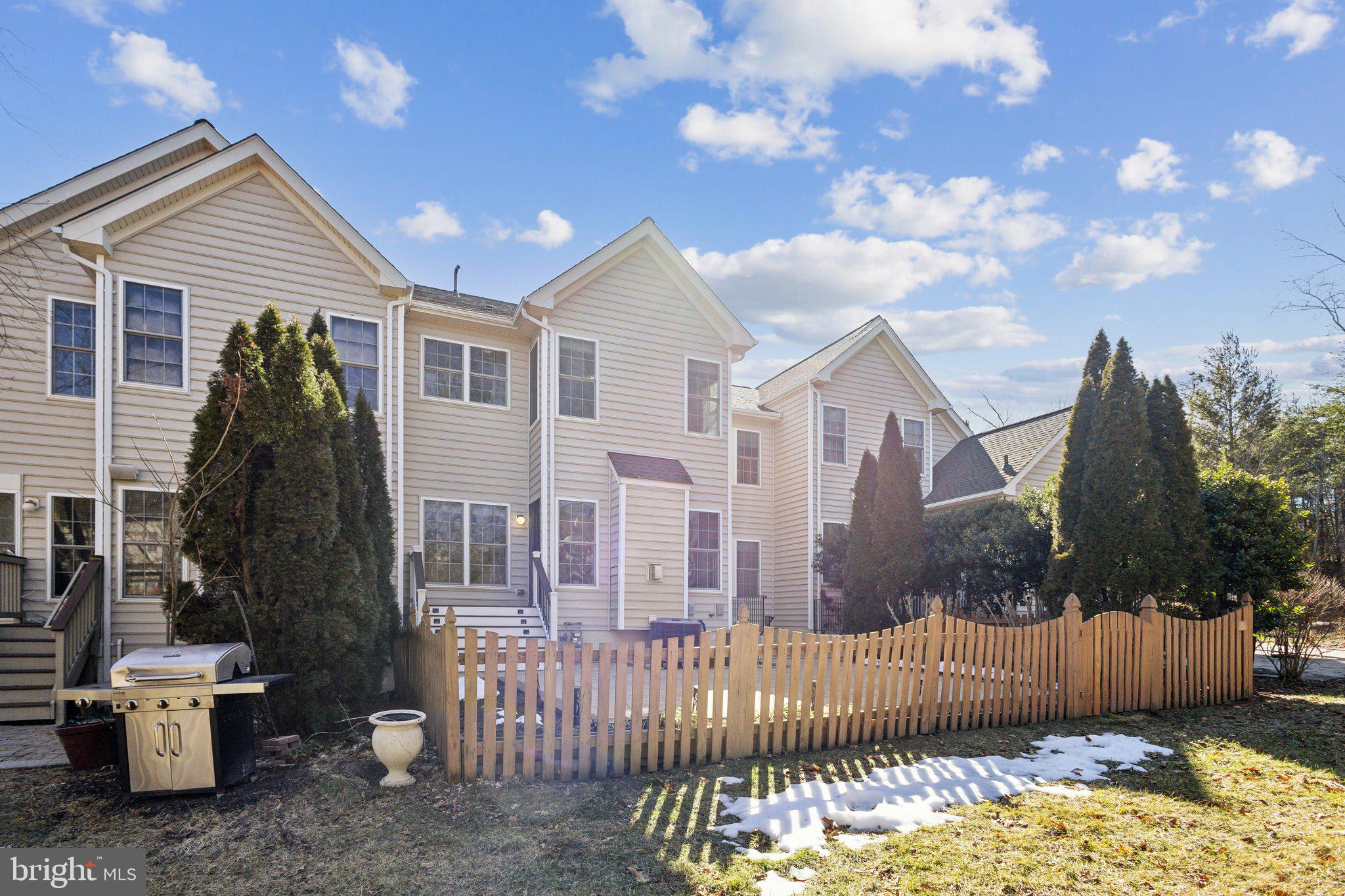 SOUTH RIDING - Residential