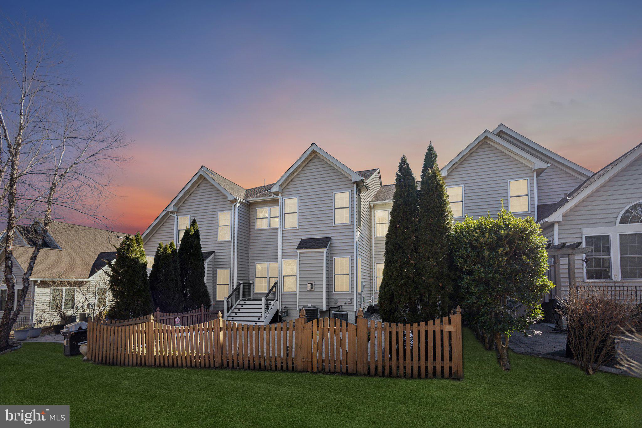 SOUTH RIDING - Residential