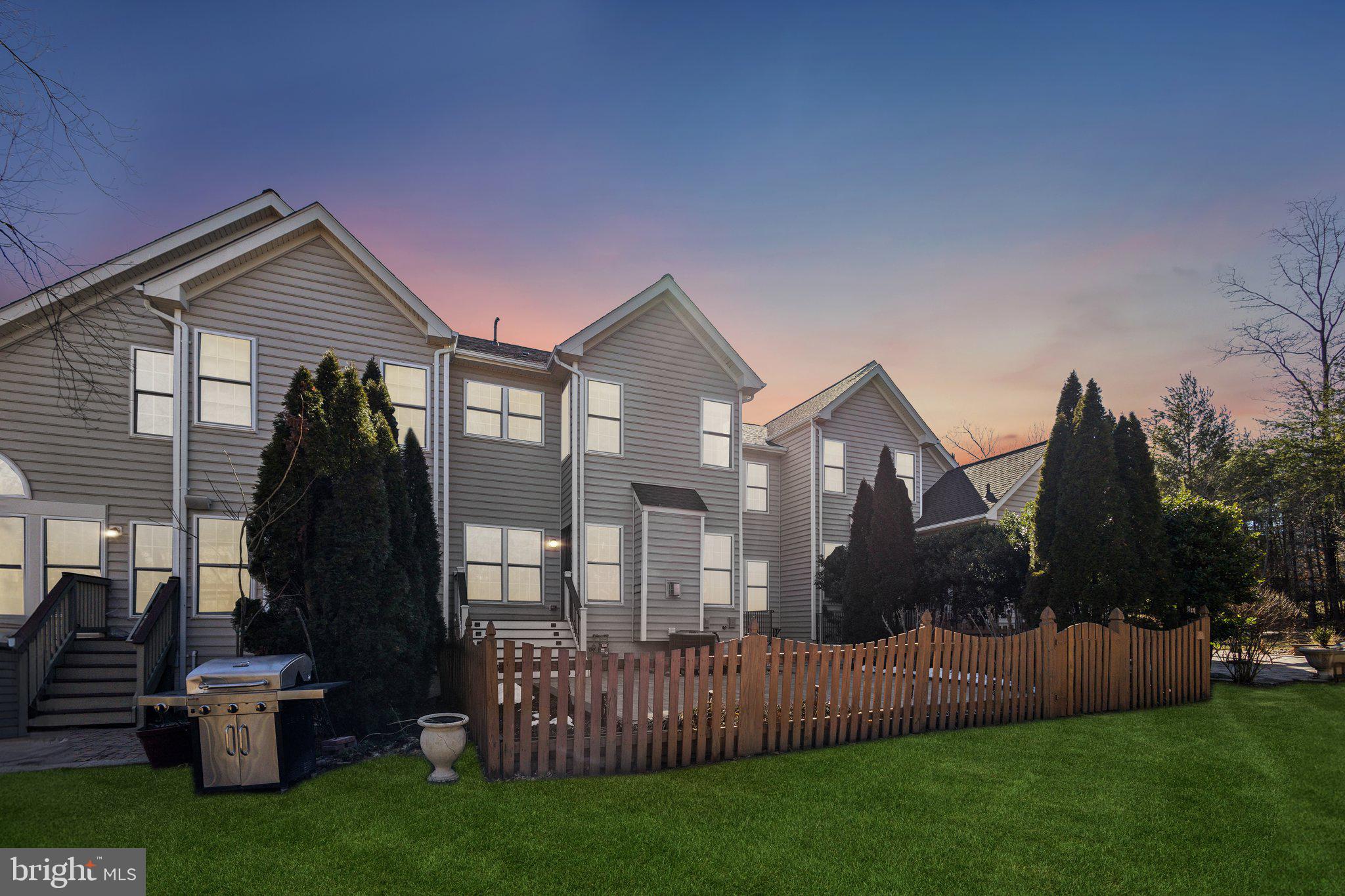 SOUTH RIDING - Residential