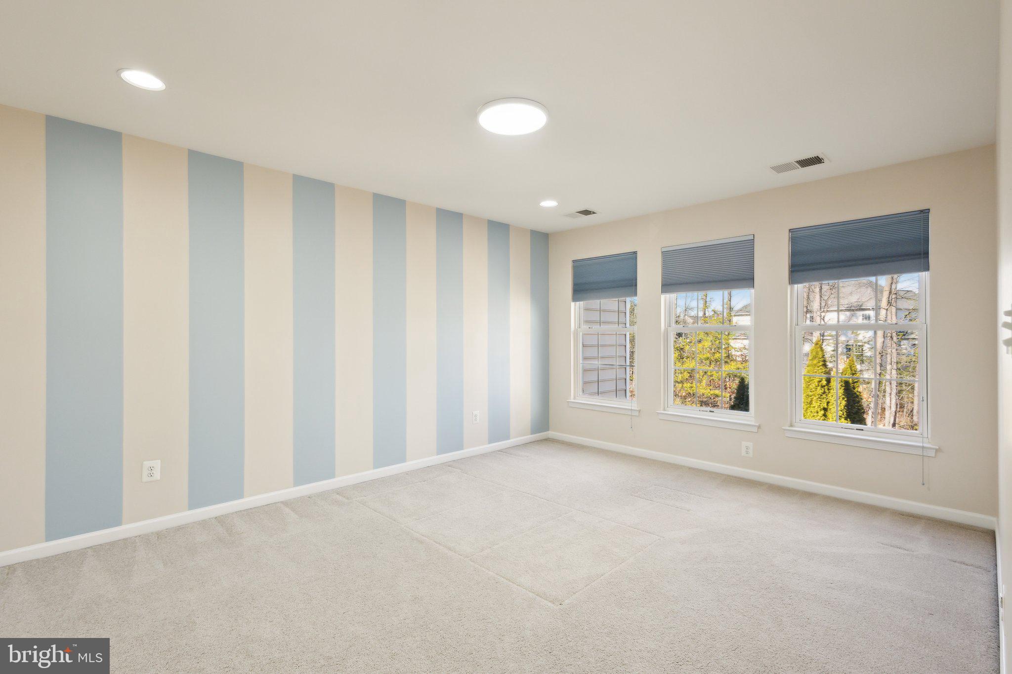 SOUTH RIDING - Residential