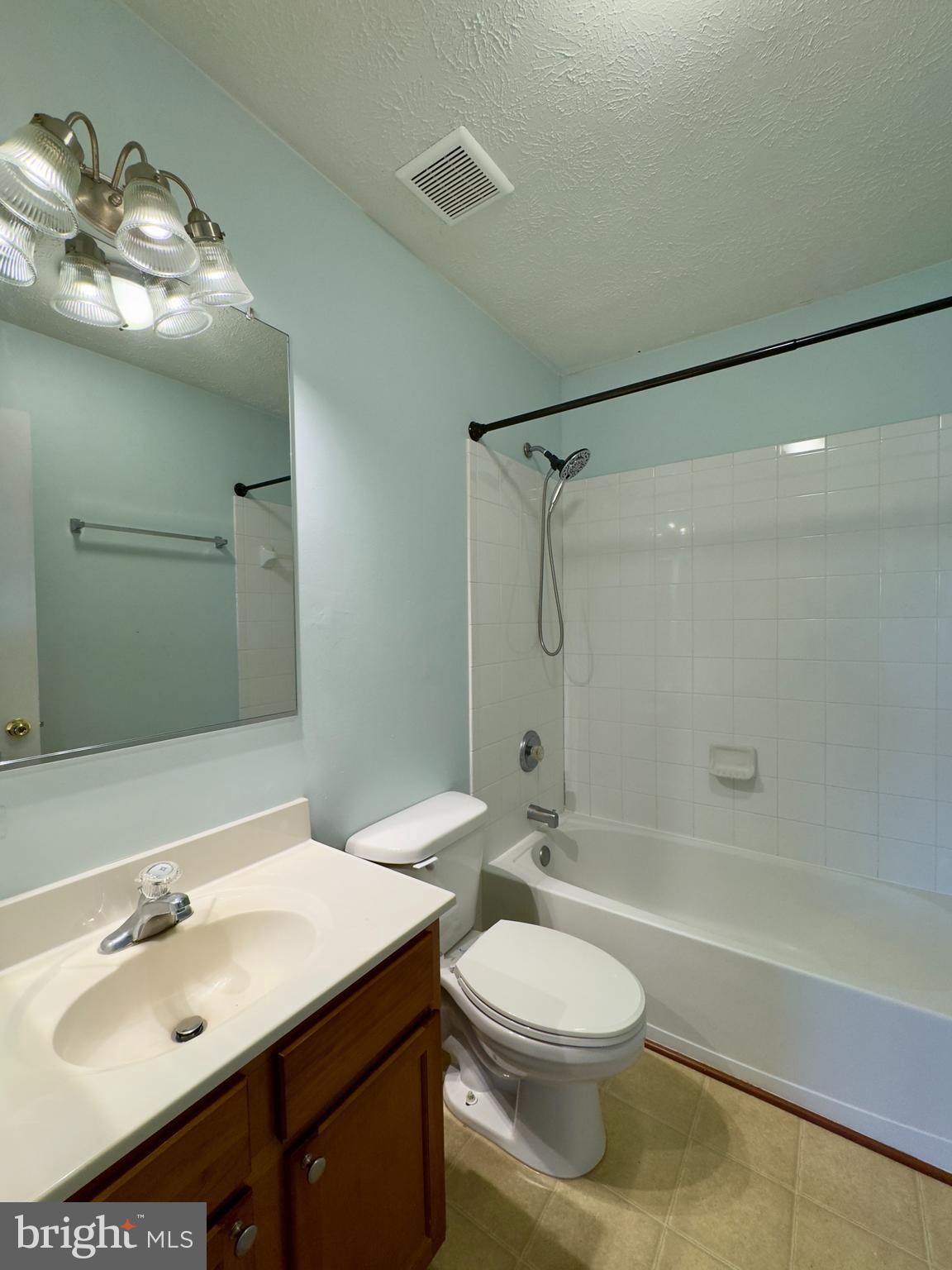 ABERDEEN HILLS - Residential Lease