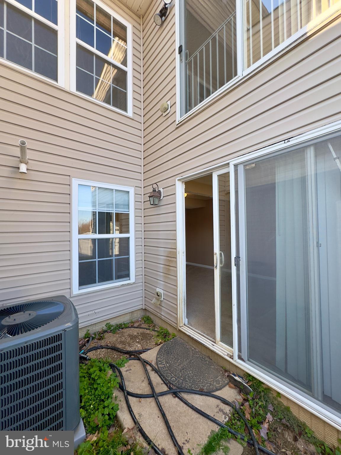 ABERDEEN HILLS - Residential Lease