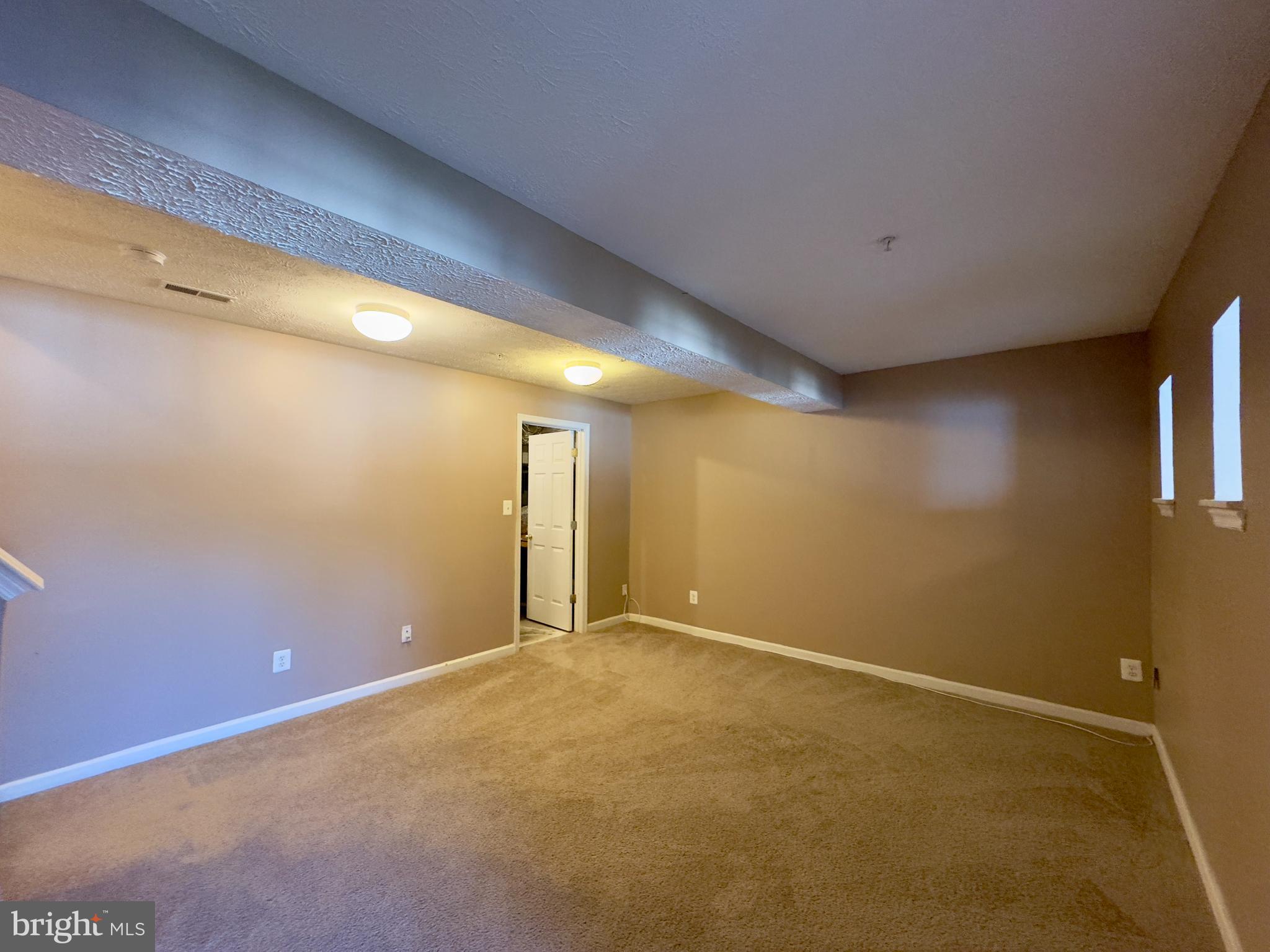 ABERDEEN HILLS - Residential Lease