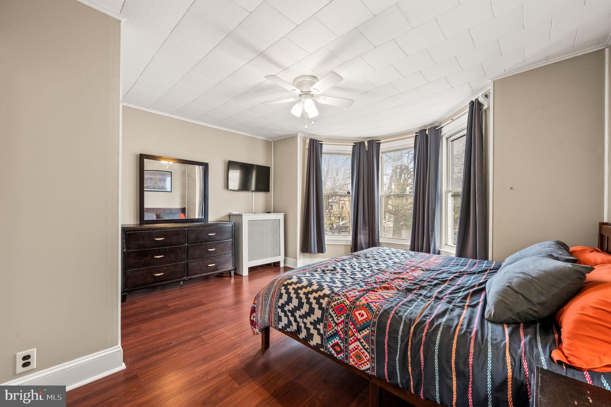 ROXBOROUGH - Residential