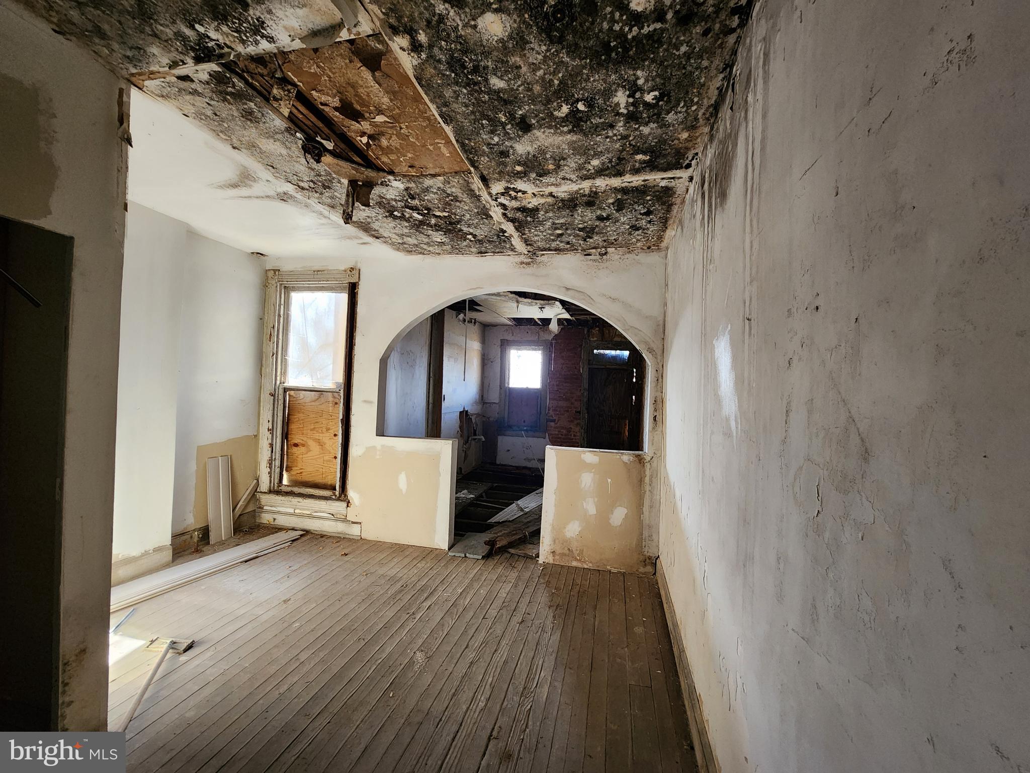 SANDTOWN-WINCHESTER - Residential