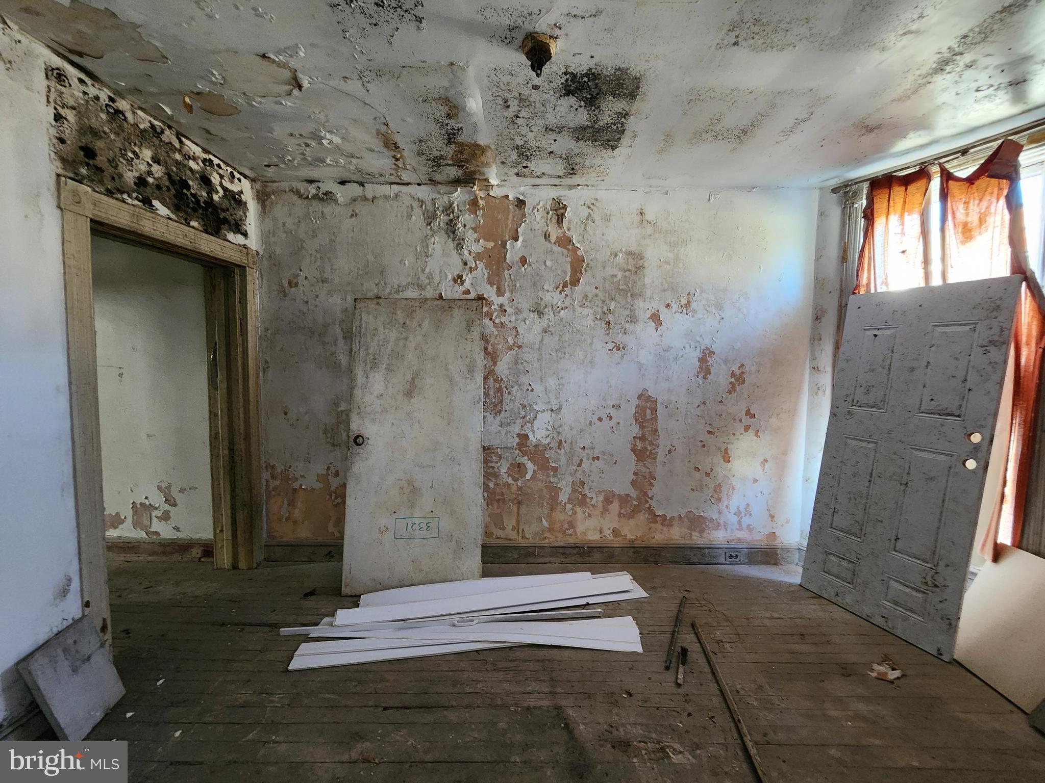 SANDTOWN-WINCHESTER - Residential