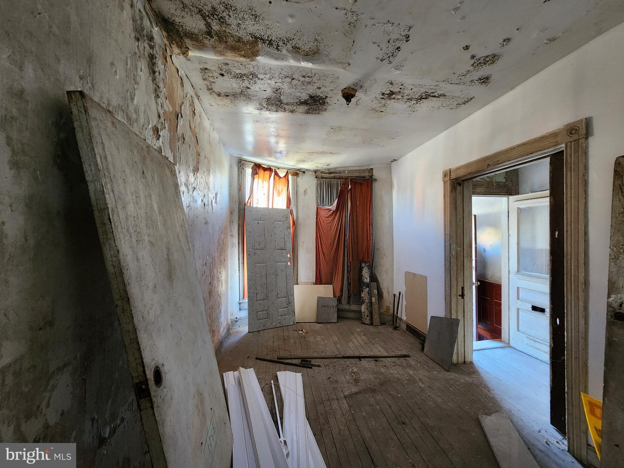 SANDTOWN-WINCHESTER - Residential