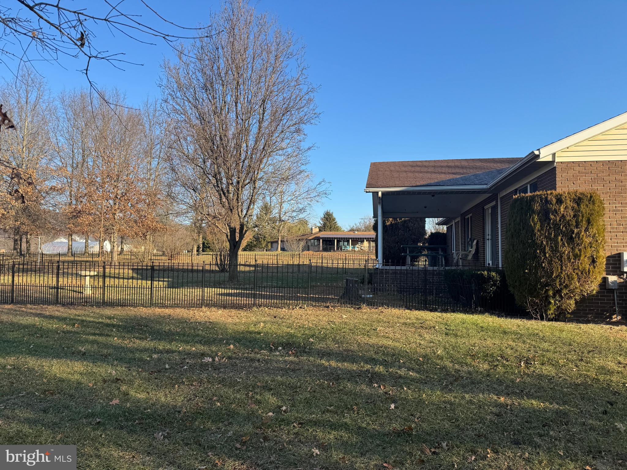 GERRARD ACRES - Residential