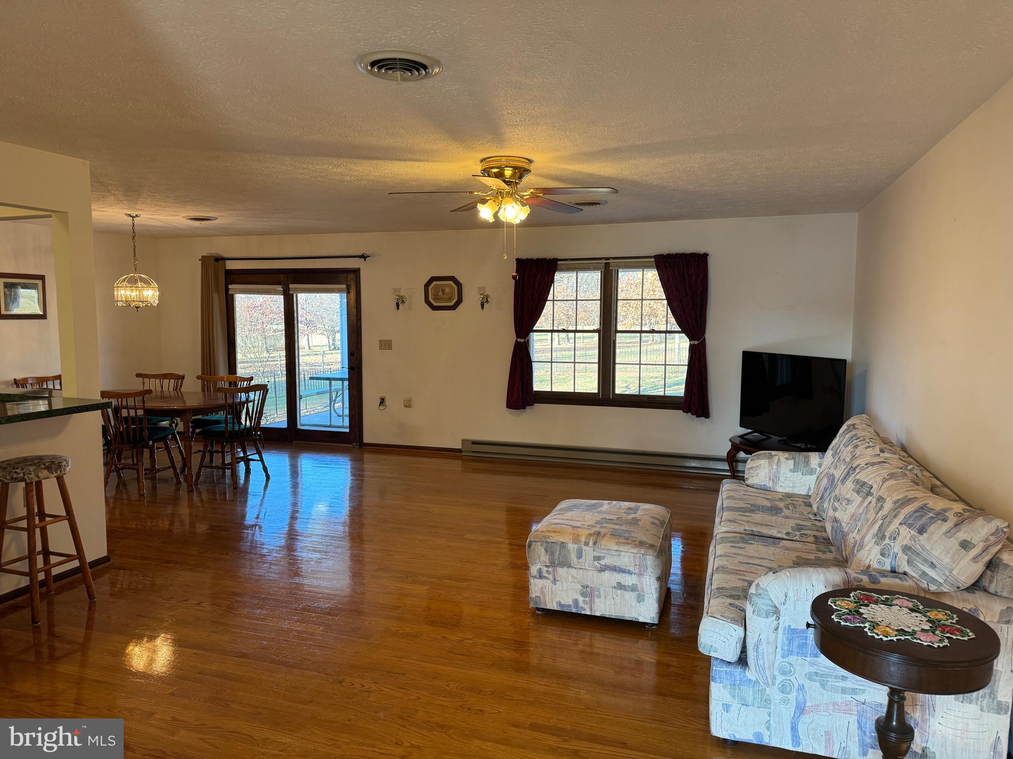 GERRARD ACRES - Residential