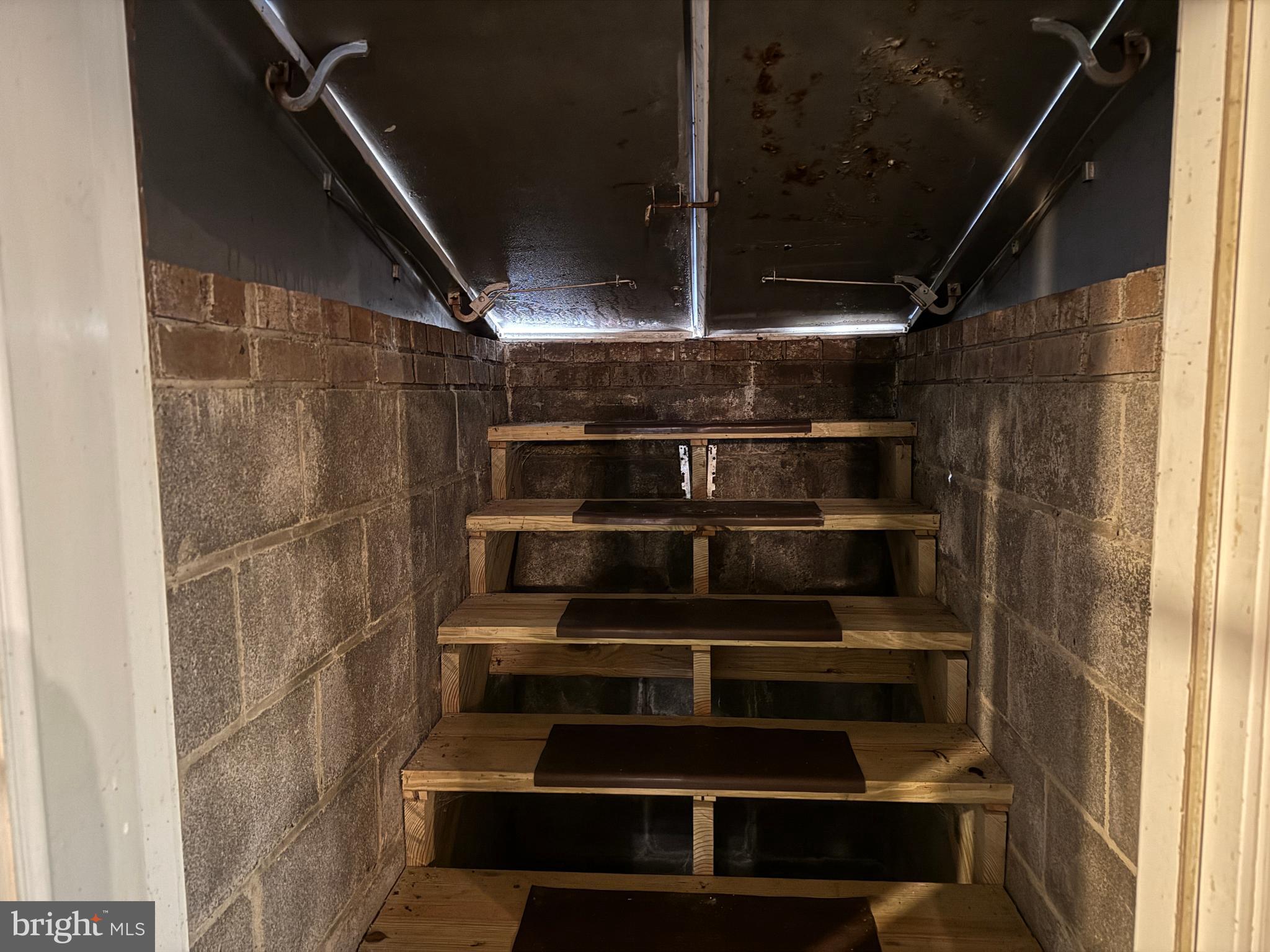 GERRARD ACRES - Residential