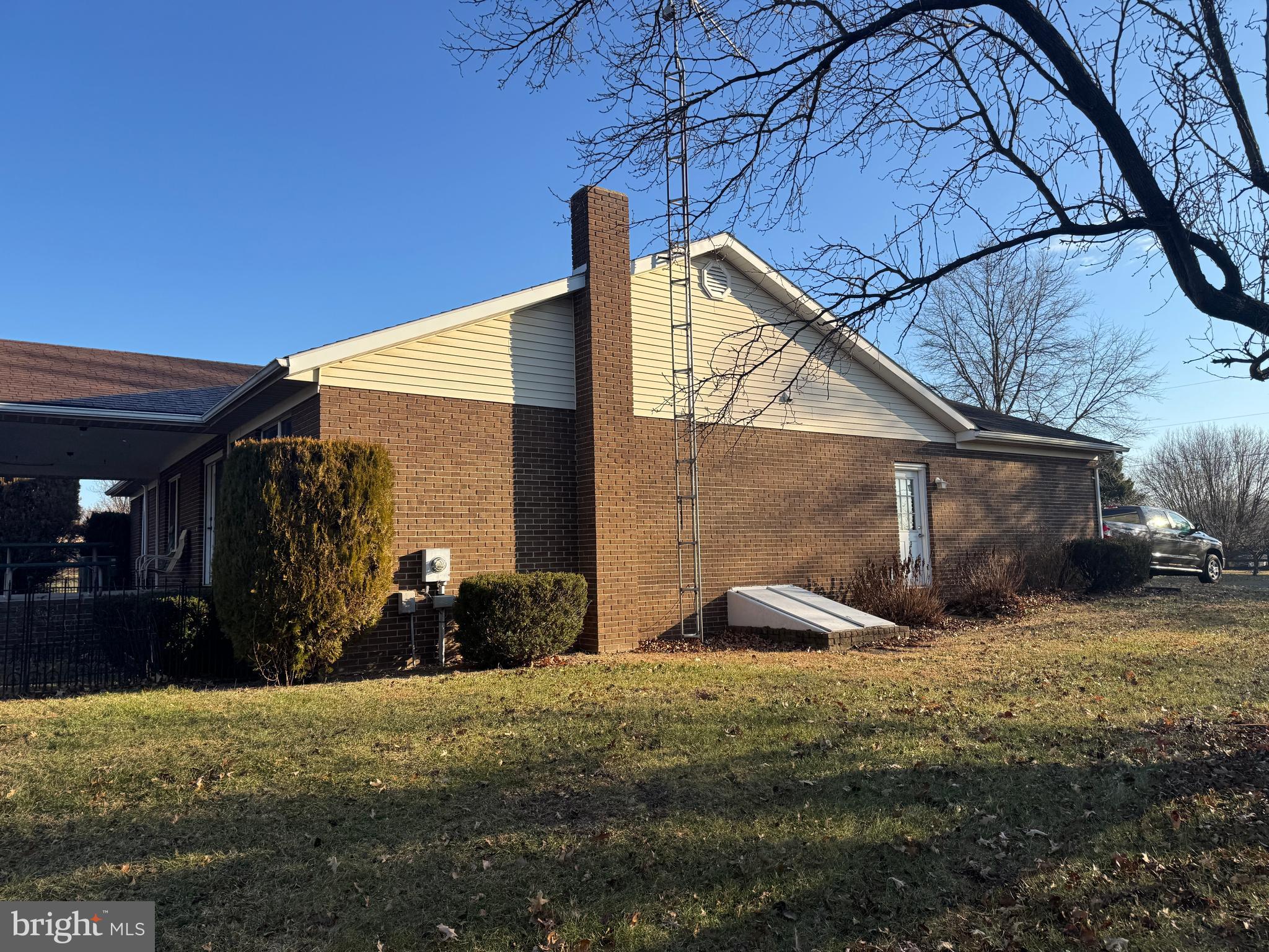 GERRARD ACRES - Residential