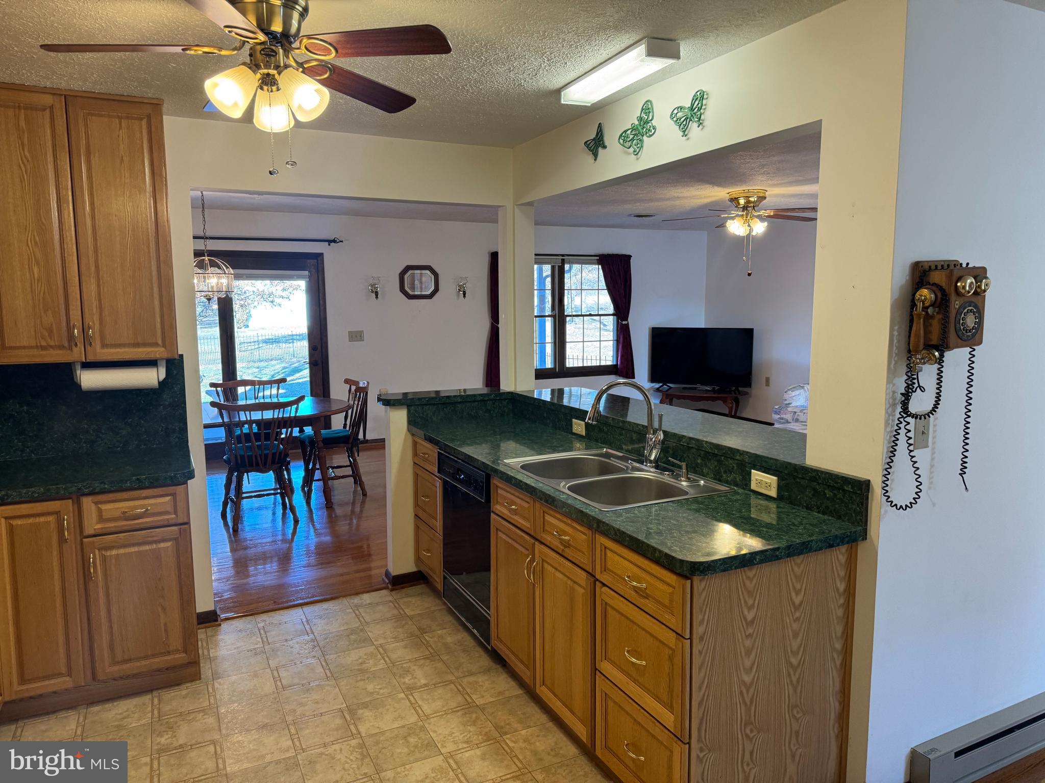 GERRARD ACRES - Residential