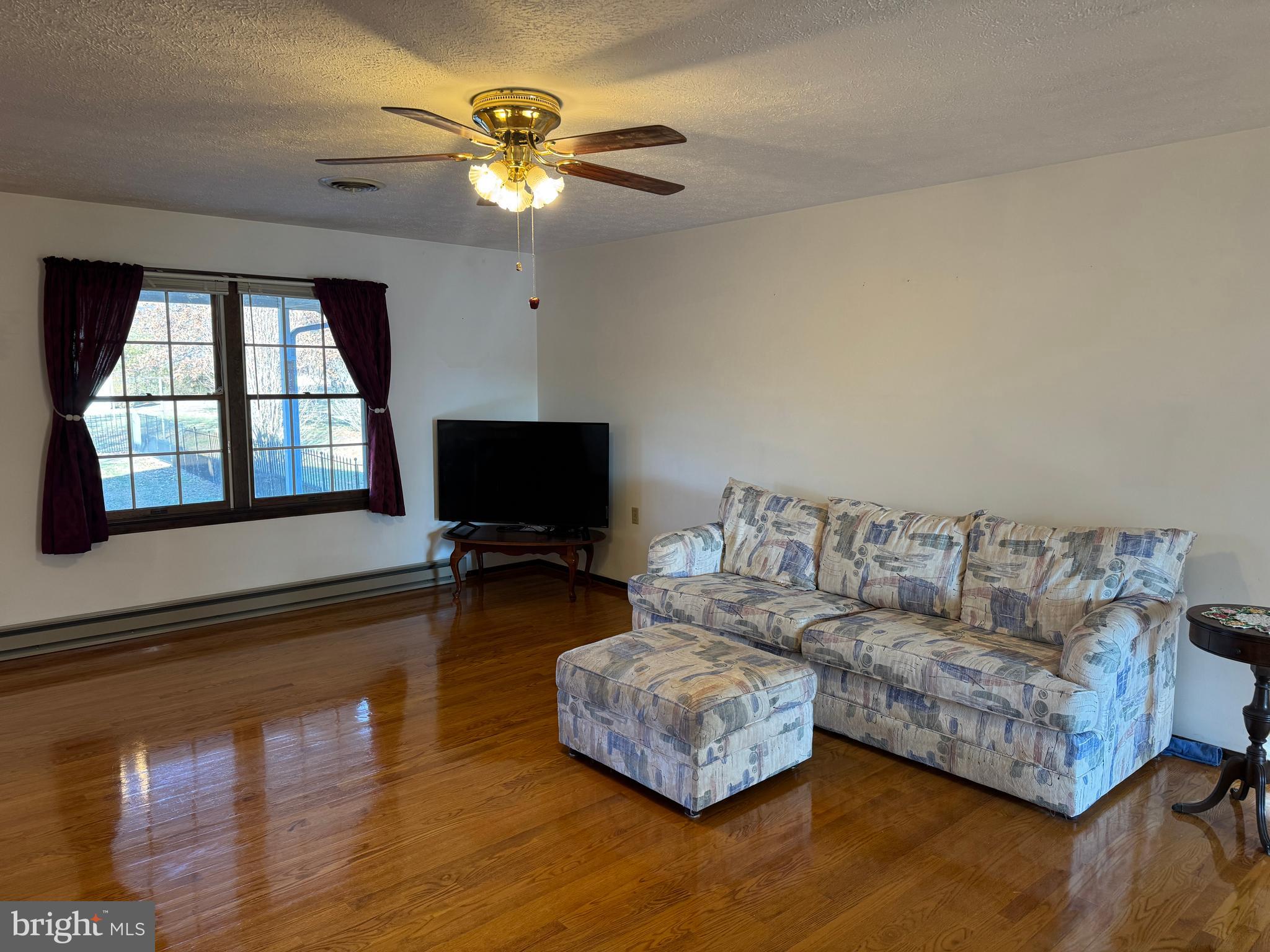 GERRARD ACRES - Residential