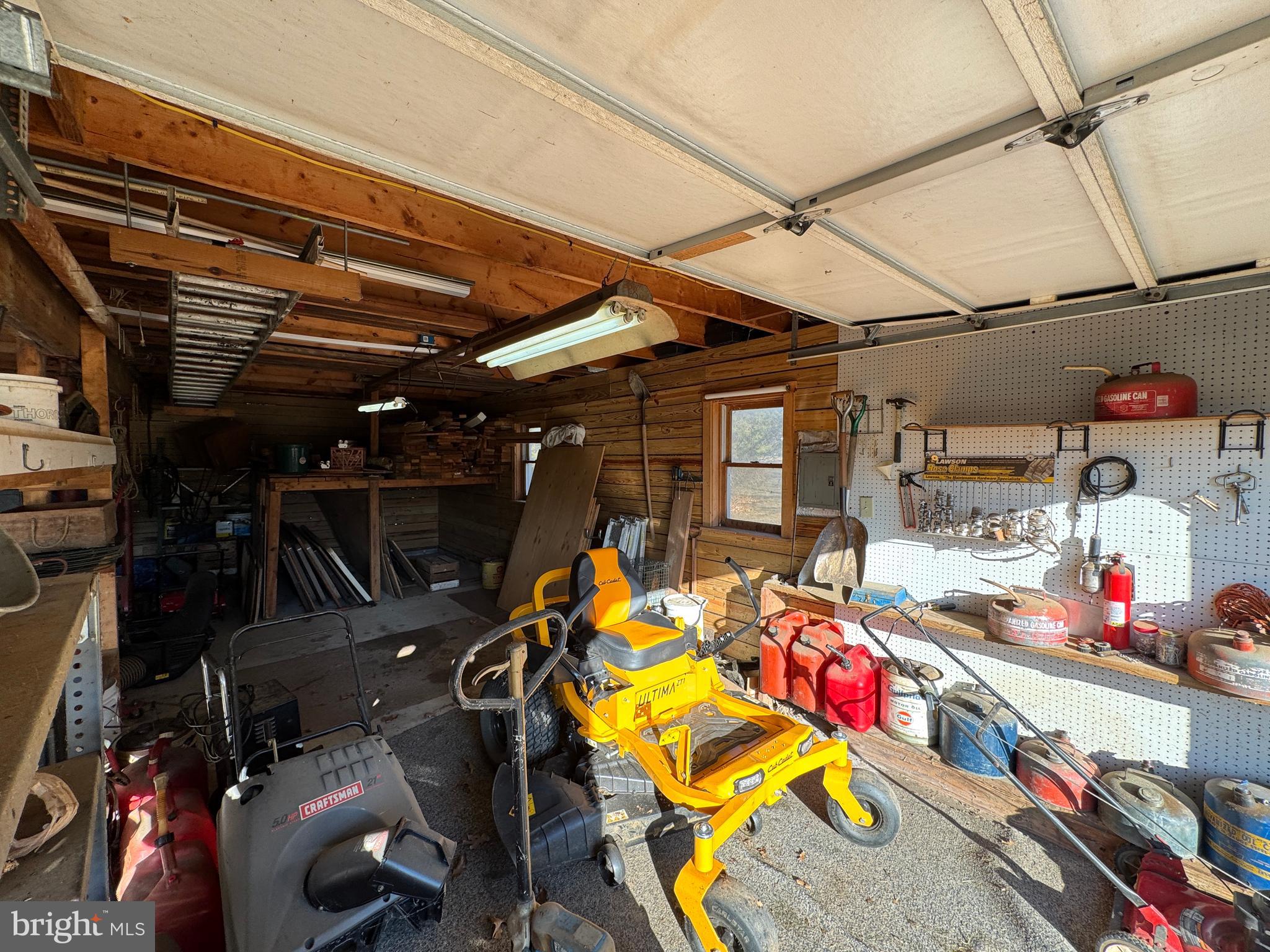 GERRARD ACRES - Residential