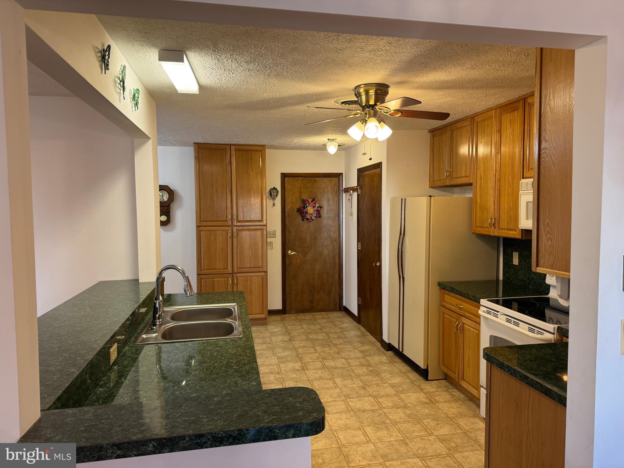 GERRARD ACRES - Residential