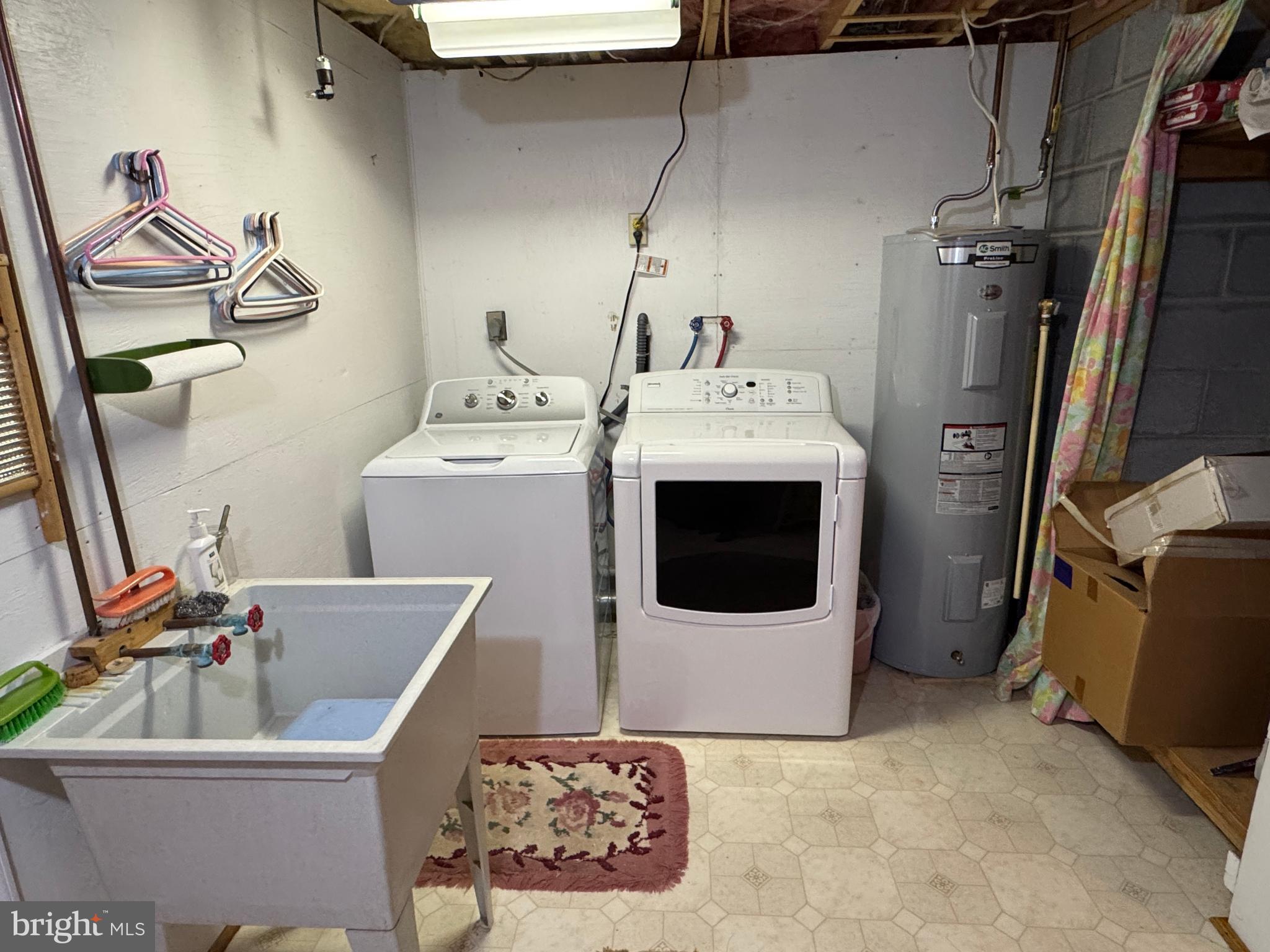 GERRARD ACRES - Residential