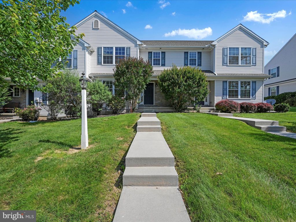 Photo of 26 Bradford Drive, LEOLA, PA 17540 (MLS # PALA2072334)