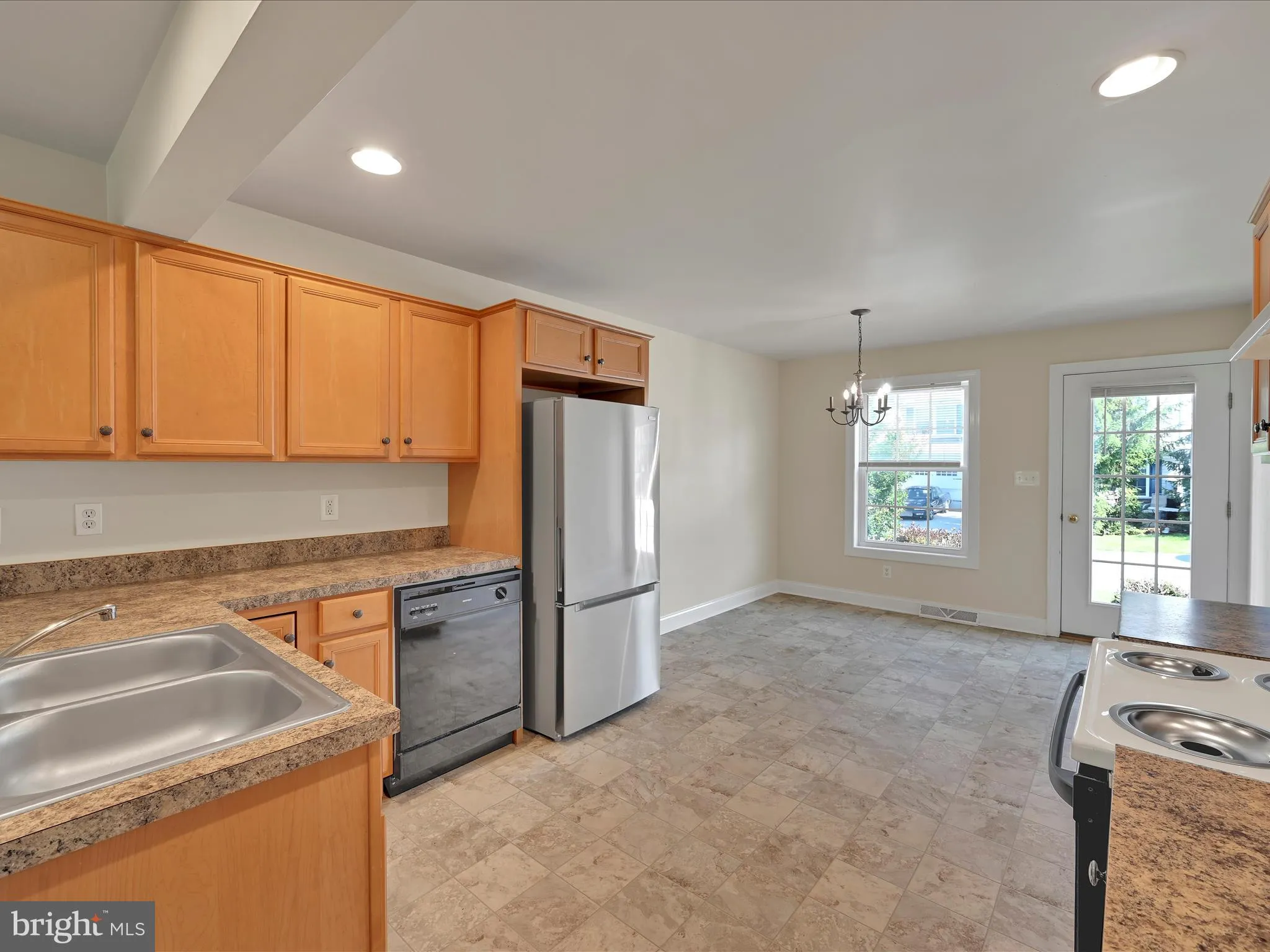 Leola, Pennsylvania 17540, United States, 3 Bedrooms Bedrooms, ,3 BathroomsBathrooms,Residential,Coming Soon,163576