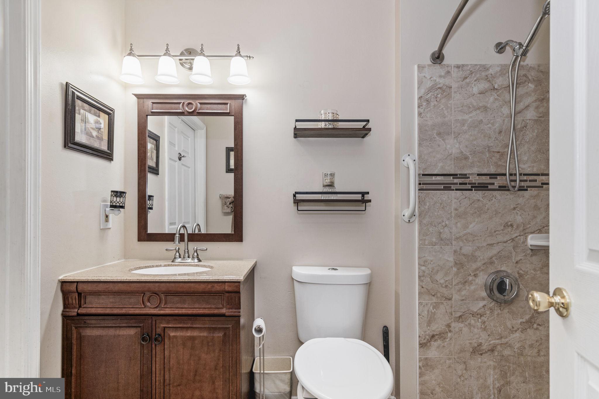 BULL RUN CONDO - Residential