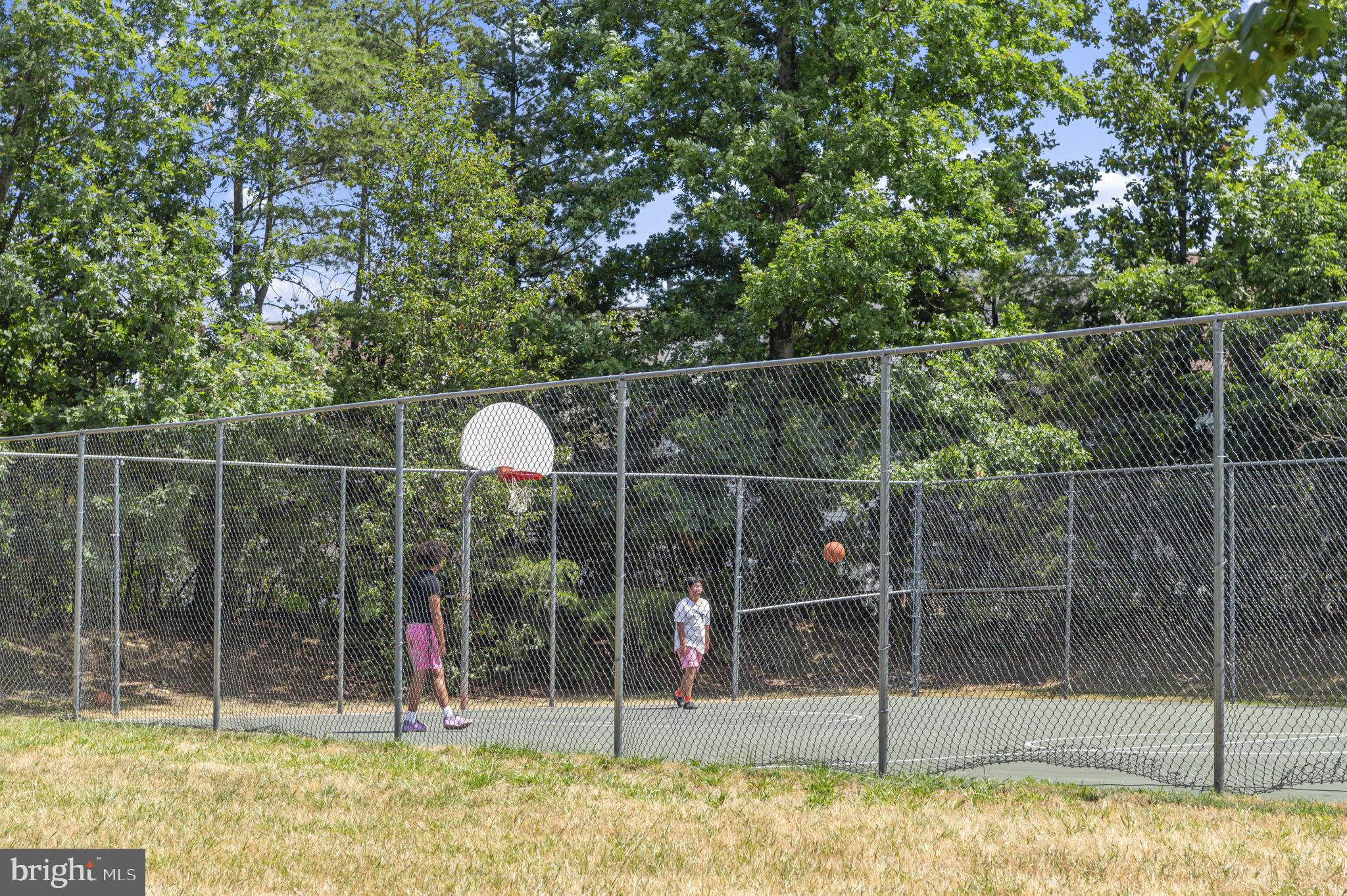 BULL RUN CONDO - Residential