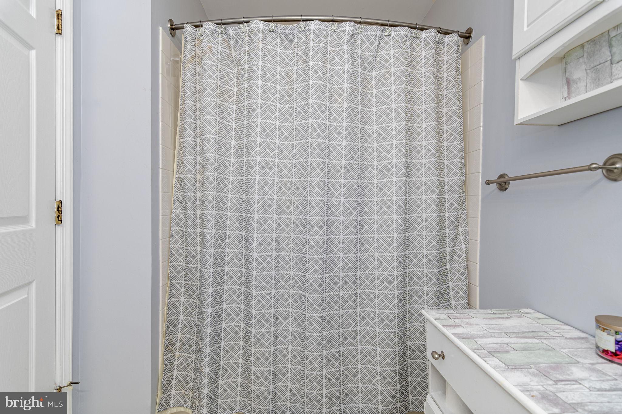 BULL RUN CONDO - Residential