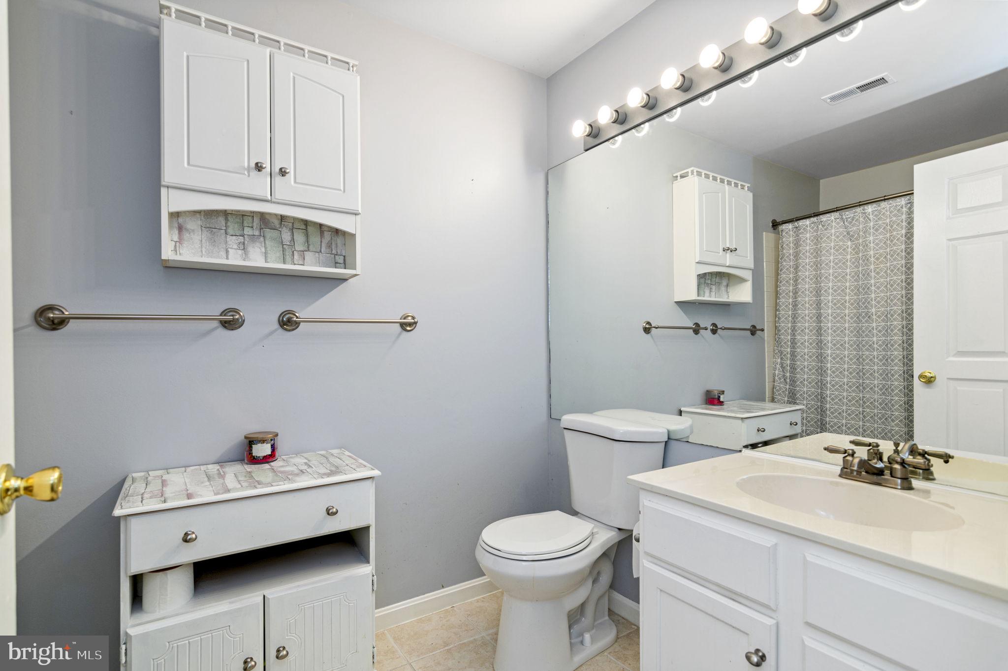 BULL RUN CONDO - Residential