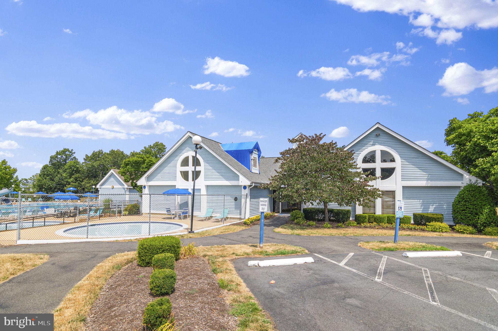 BULL RUN CONDO - Residential