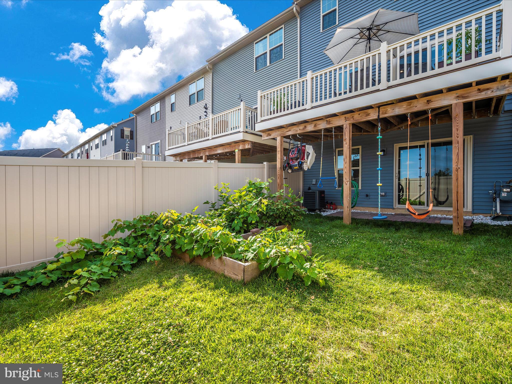 LAKE LINGANORE - Residential