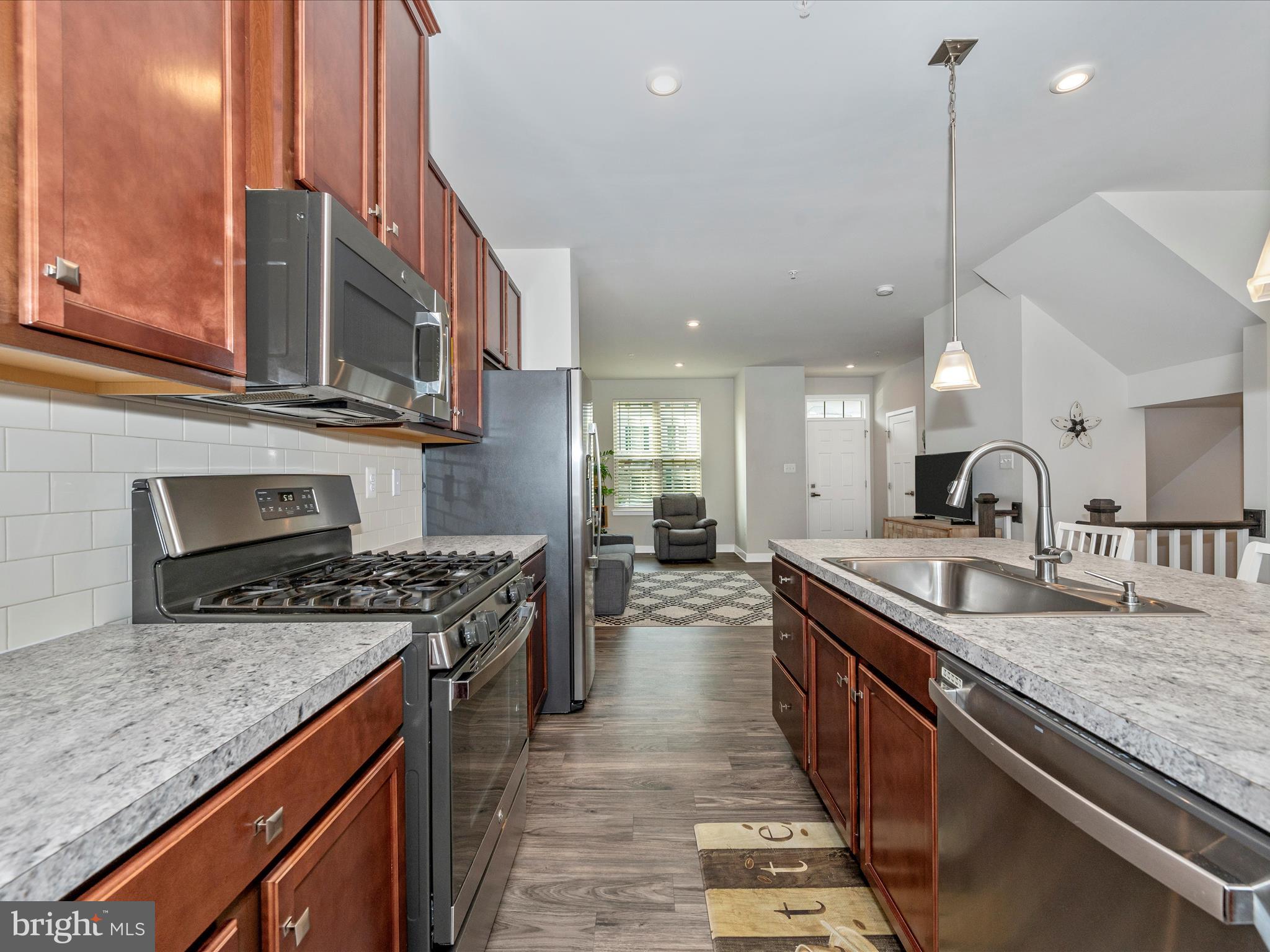 LAKE LINGANORE - Residential