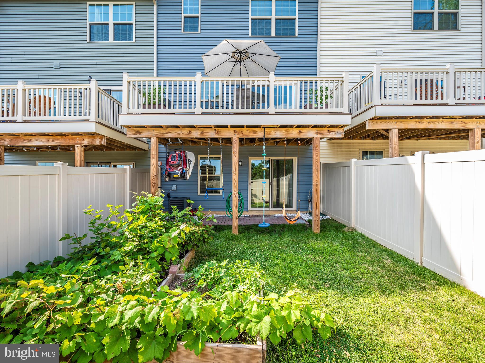 LAKE LINGANORE - Residential