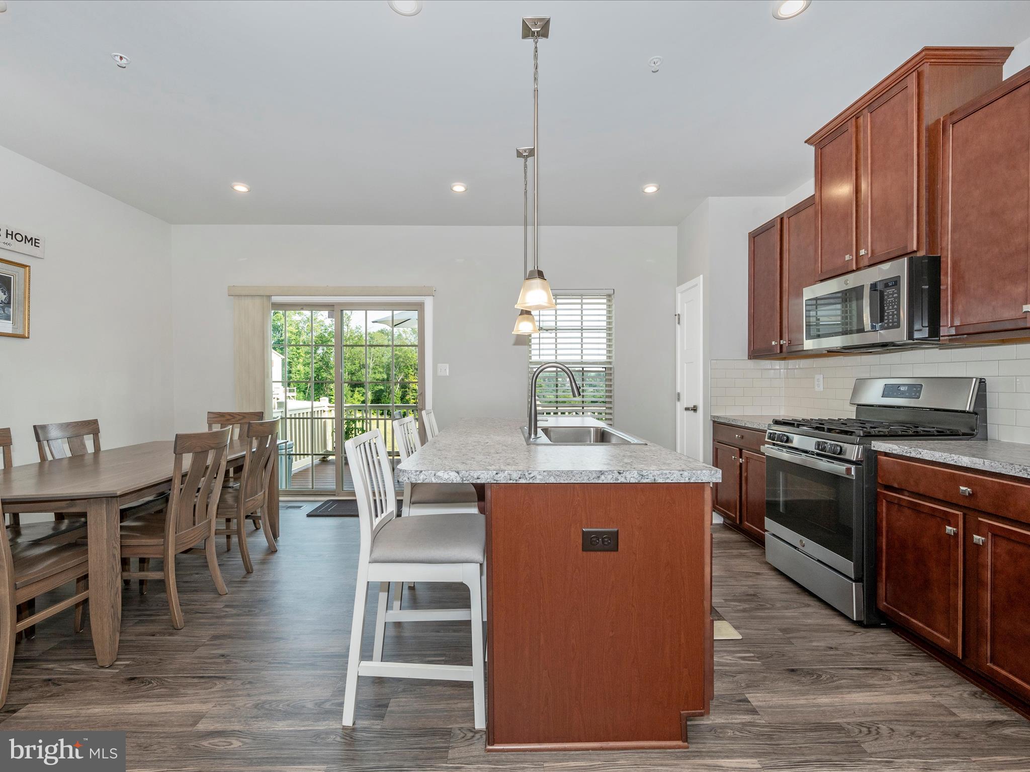 LAKE LINGANORE - Residential