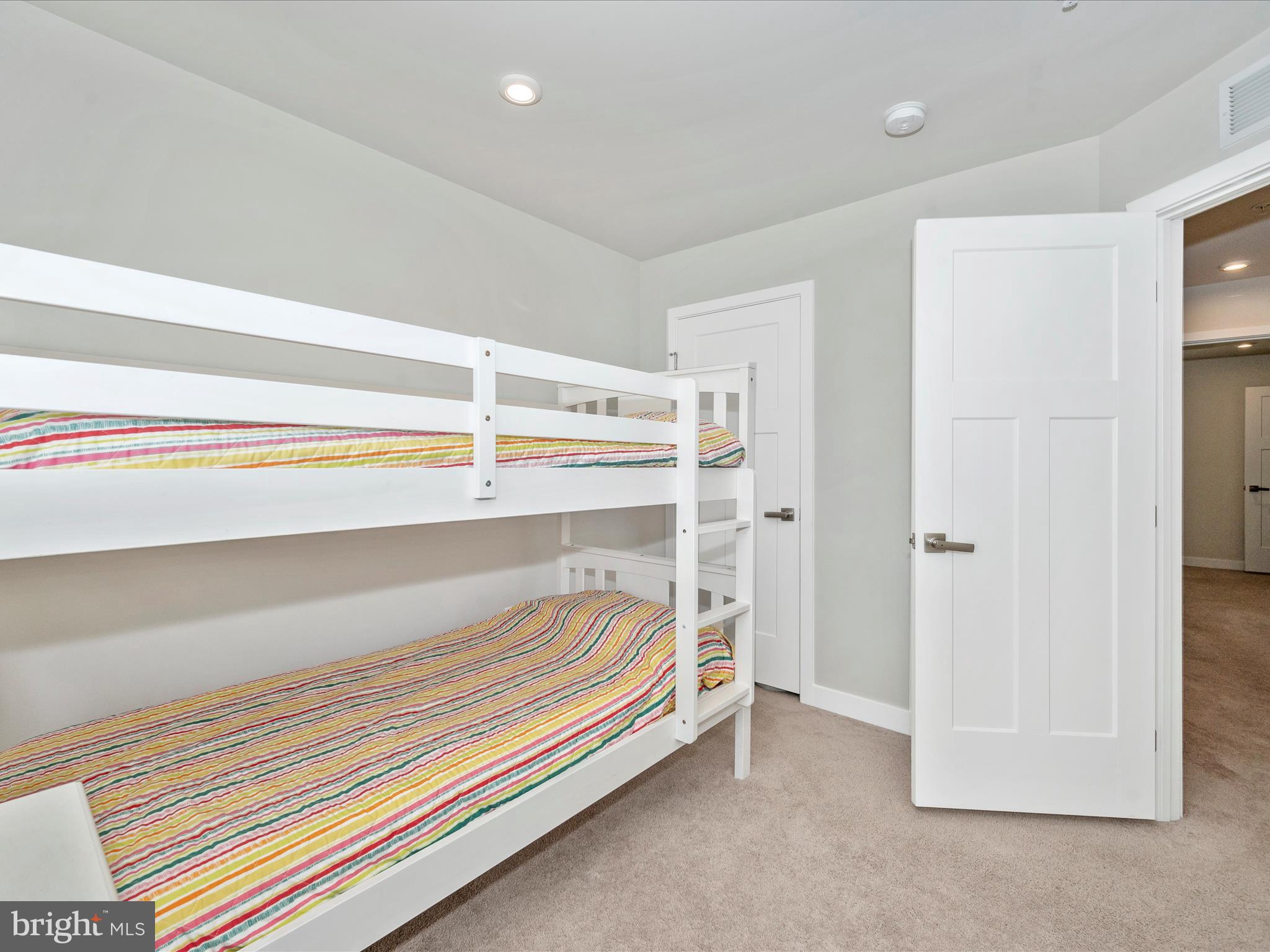 LAKE LINGANORE - Residential