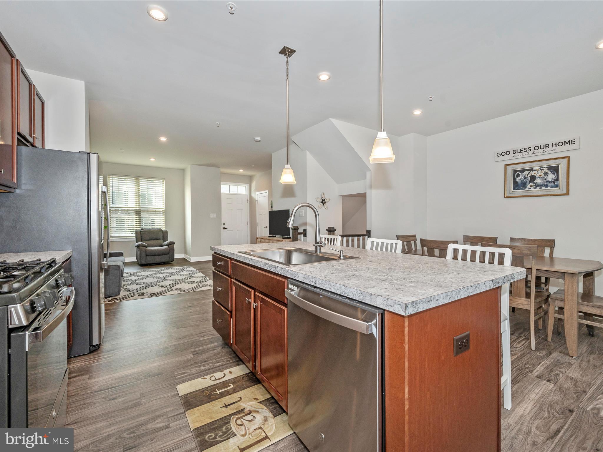 LAKE LINGANORE - Residential